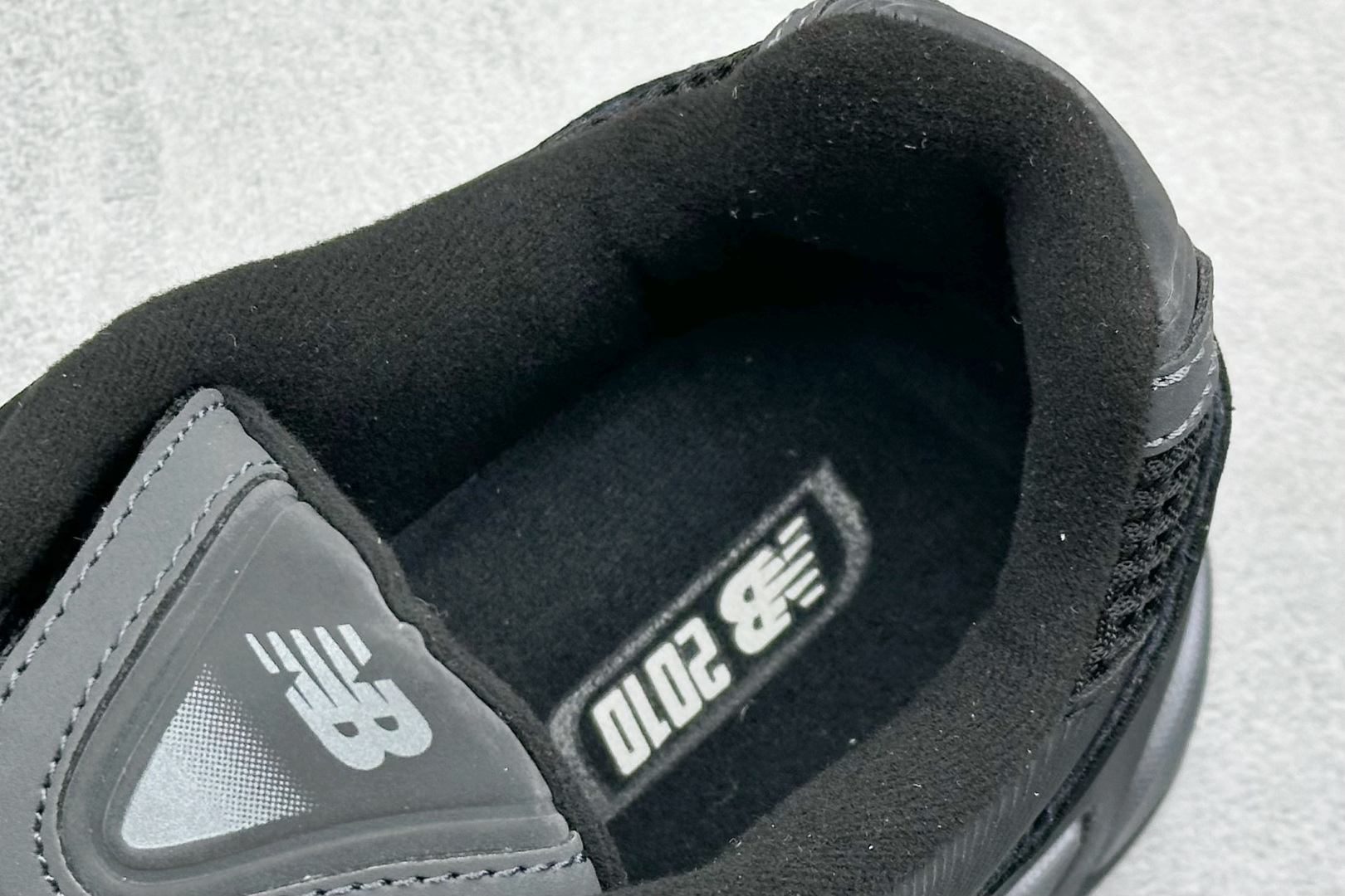 图片[8]-SC版New Balance 2010系列 复古休闲跑步鞋 #鞋面的柔软麂皮搭配尼龙网布，特别透气而且还复古感，不管是搭配牛仔裤还工装裤都是百搭！ 货号：U2010NB4 尺码：36 37 37.5 38 38.5 39 40 40.5 41 42 42.5 43 44 44.5 45-选品中心