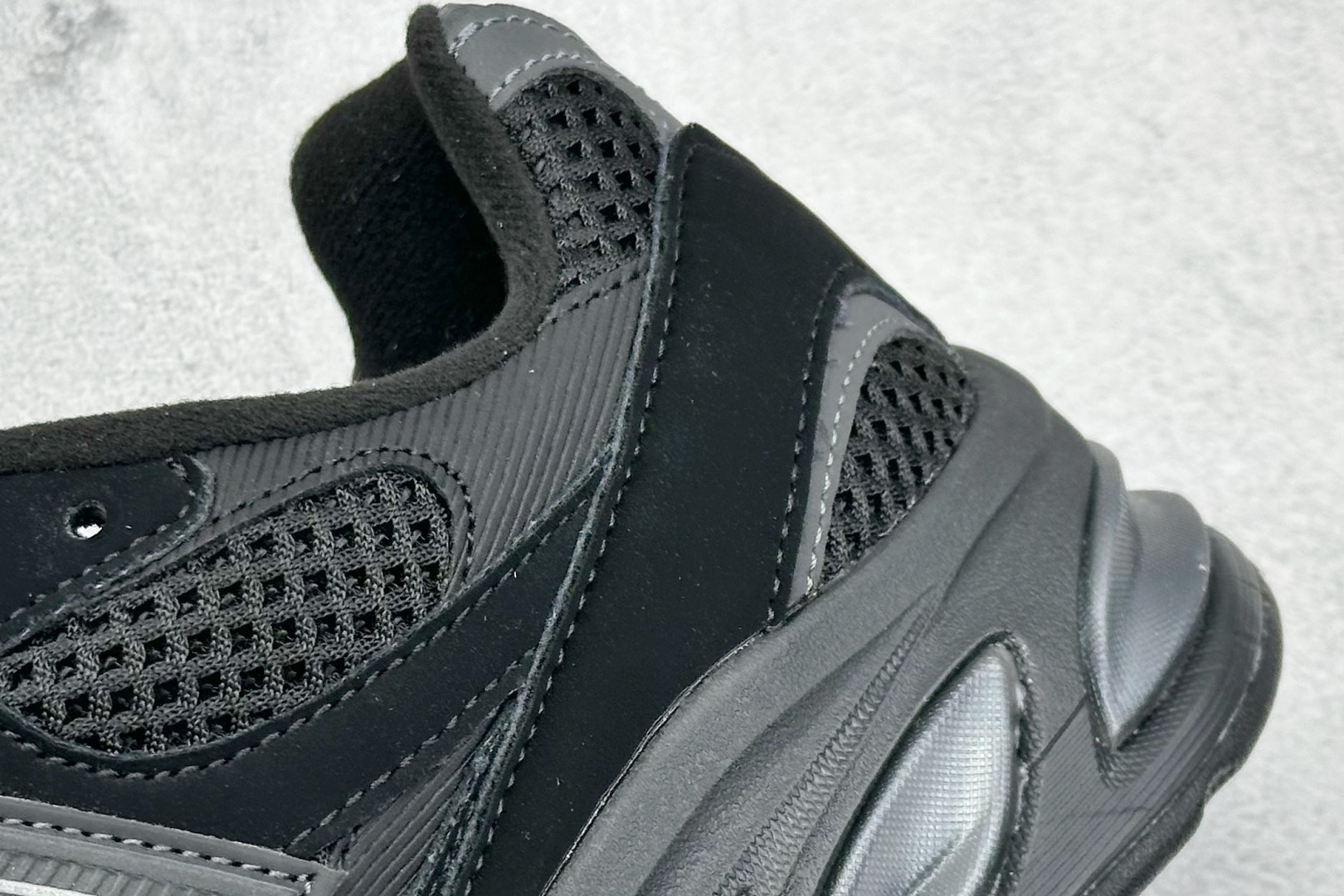 图片[9]-SC版New Balance 2010系列 复古休闲跑步鞋 #鞋面的柔软麂皮搭配尼龙网布，特别透气而且还复古感，不管是搭配牛仔裤还工装裤都是百搭！ 货号：U2010NB4 尺码：36 37 37.5 38 38.5 39 40 40.5 41 42 42.5 43 44 44.5 45-选品中心