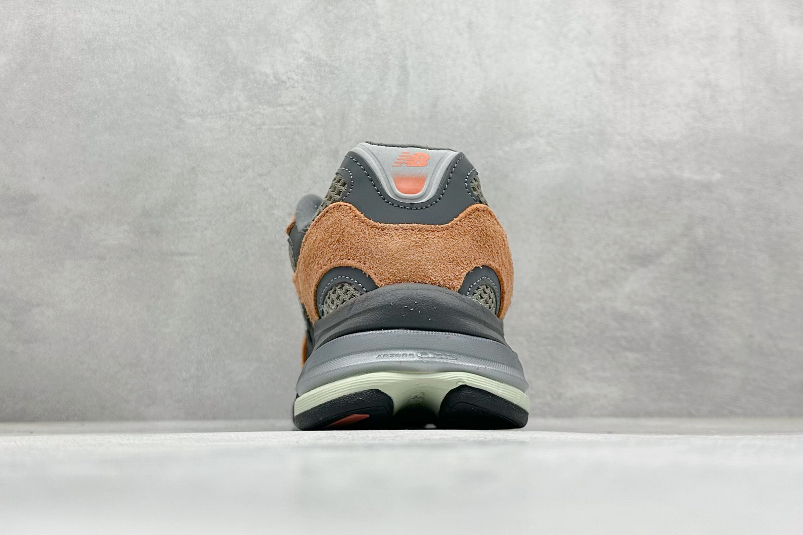 图片[6]-SC版New Balance 2010系列 复古休闲跑步鞋 #鞋面的柔软麂皮搭配尼龙网布，特别透气而且还复古感，不管是搭配牛仔裤还工装裤都是百搭！ 货号：U2010NB2 尺码：36 37 37.5 38 38.5 39 40 40.5 41 42 42.5 43 44 44.5 45-选品中心