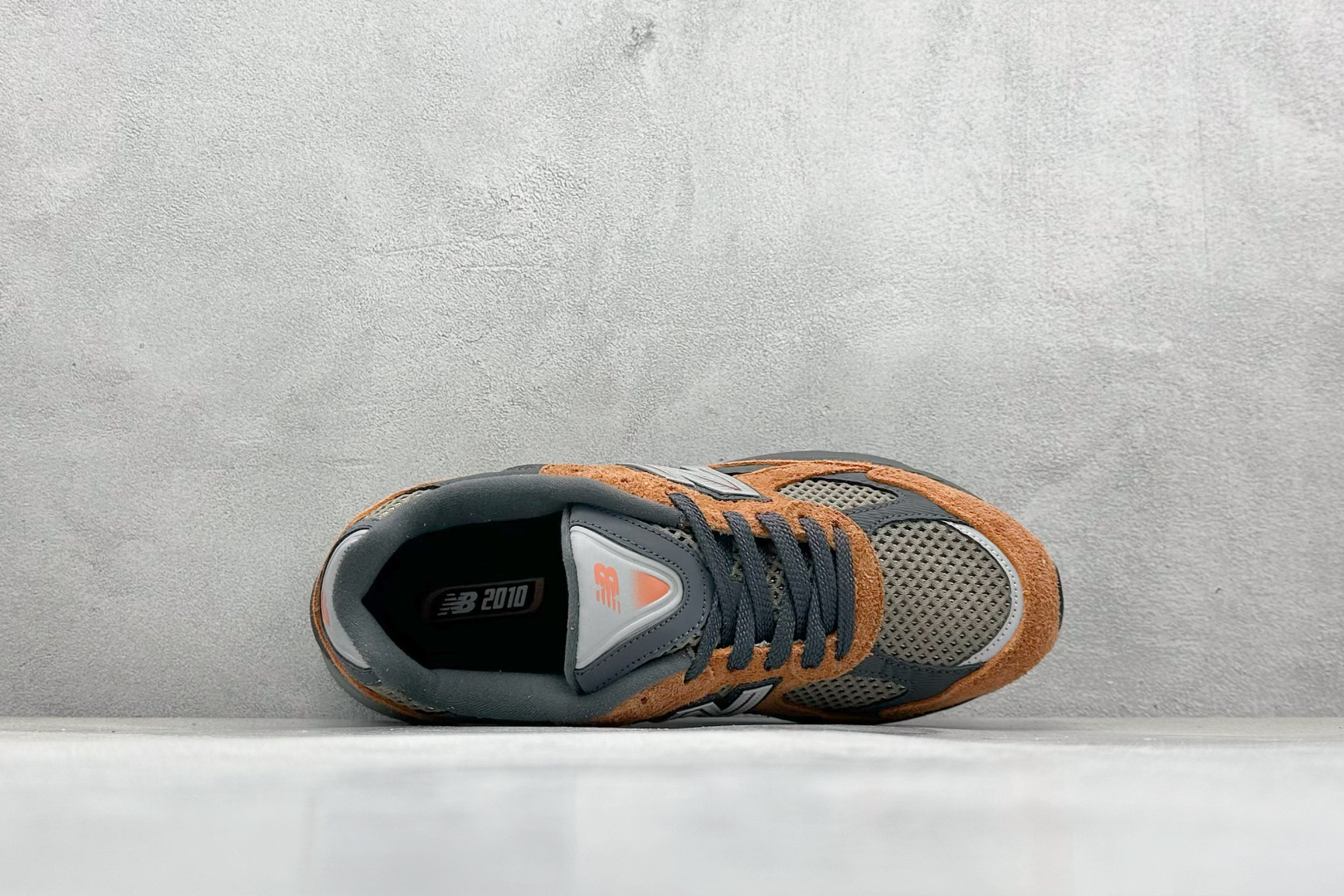 图片[3]-SC版New Balance 2010系列 复古休闲跑步鞋 #鞋面的柔软麂皮搭配尼龙网布，特别透气而且还复古感，不管是搭配牛仔裤还工装裤都是百搭！ 货号：U2010NB2 尺码：36 37 37.5 38 38.5 39 40 40.5 41 42 42.5 43 44 44.5 45-选品中心