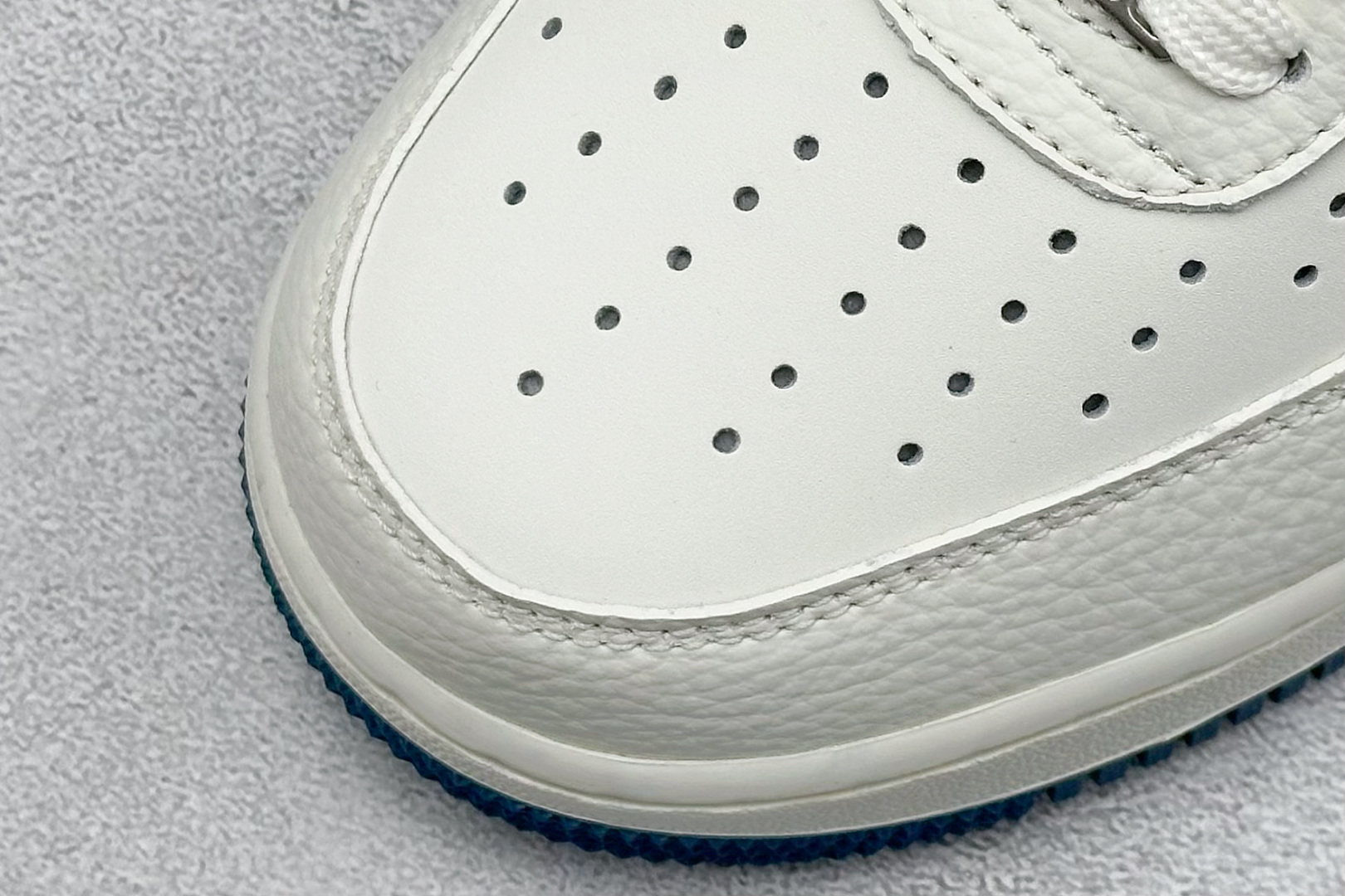 SC版Nike Air Force 1'07 Low 小黄人 白蓝金韵 空军一号低帮休闲板鞋 SC0601-566