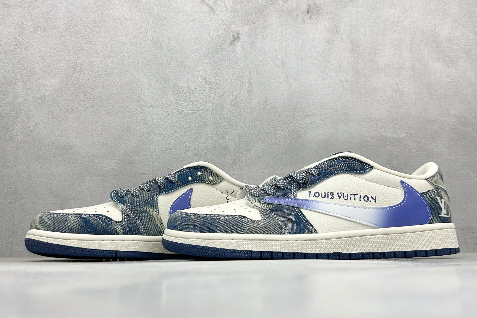 SC版Travis Scott x Fragment Design x Air Jordan 1 Low OG SP AJ1 乔1 LV联名 沁蓝牛仔 低帮文化休闲板鞋 XQ1979-002