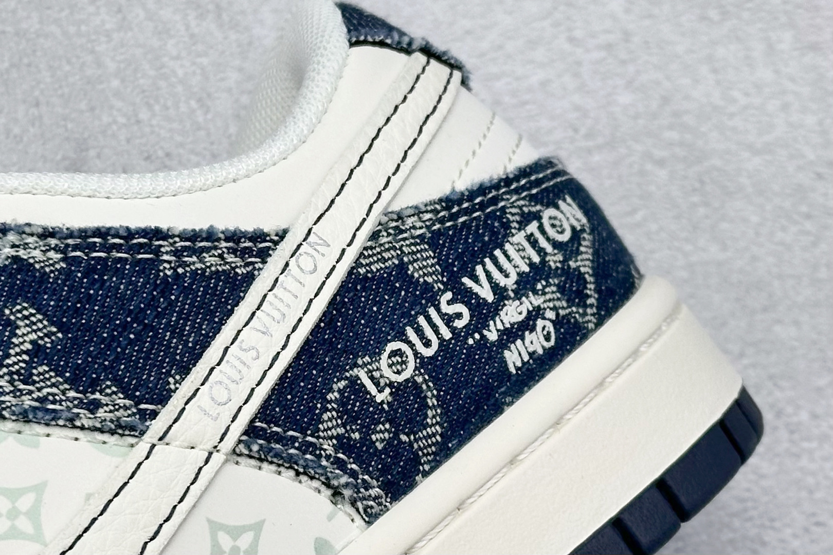 XC版Nike SB Dunk Low LV联名 蓝白勾 周年高端定制 低帮休闲板鞋  YX5066-375