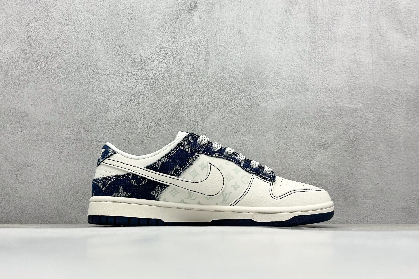 XC版Nike SB Dunk Low LV联名 蓝白勾 周年高端定制 低帮休闲板鞋  YX5066-375