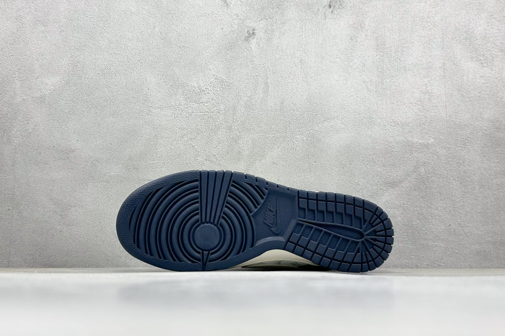 XC版Nike SB Dunk Low LV联名 蓝白勾 周年高端定制 低帮休闲板鞋  YX5066-375