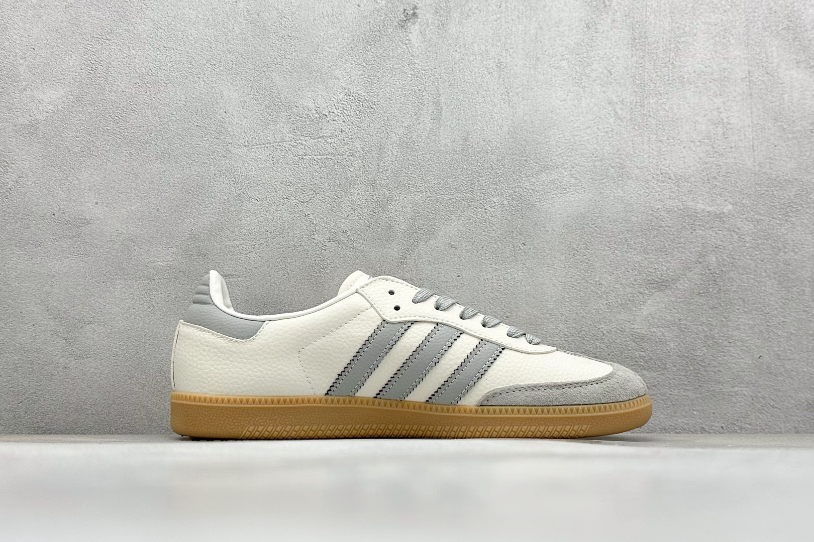 adidoriginals Samba OG x Stussy 灰白 桑巴舞系列复古经典轻便板鞋  XR0013