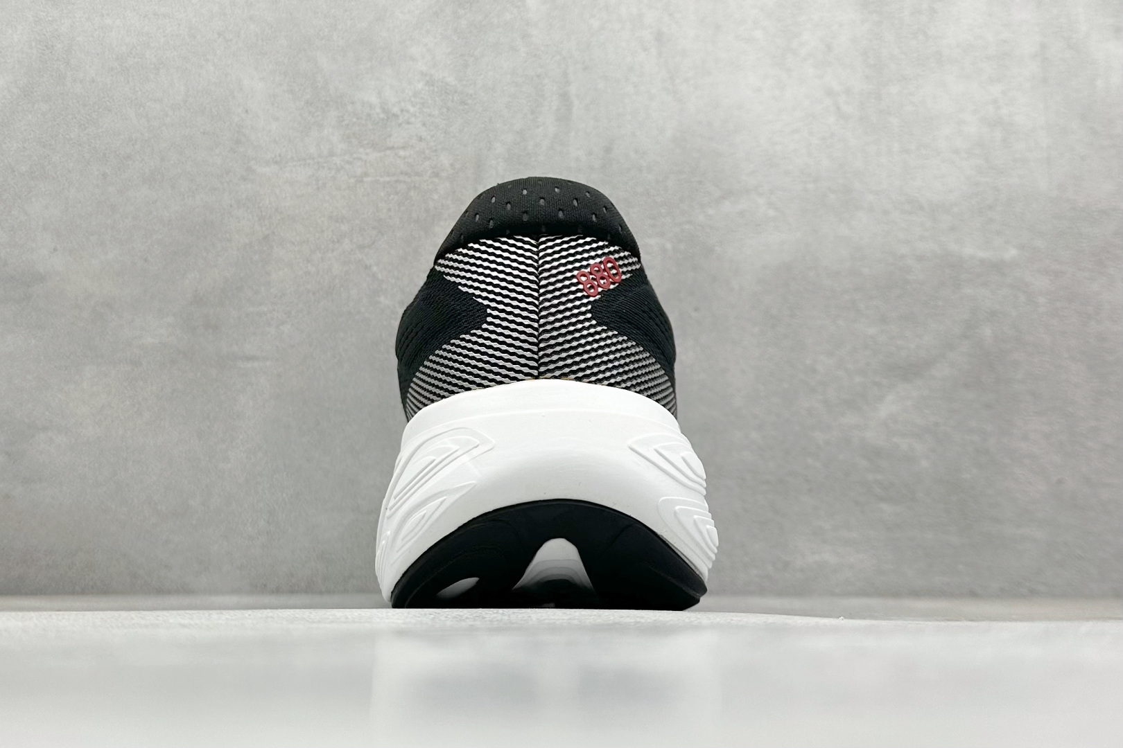 新百伦New Balance W880系列舒适缓震跑步鞋 复古老爹风休闲运动慢跑鞋 M880X15