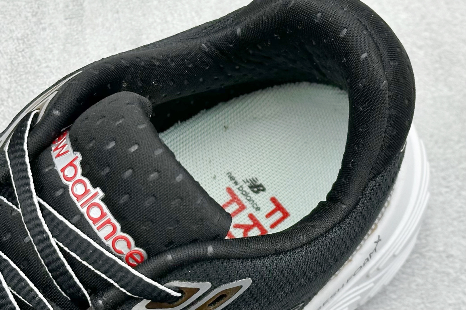 新百伦New Balance W880系列舒适缓震跑步鞋 复古老爹风休闲运动慢跑鞋 M880X15