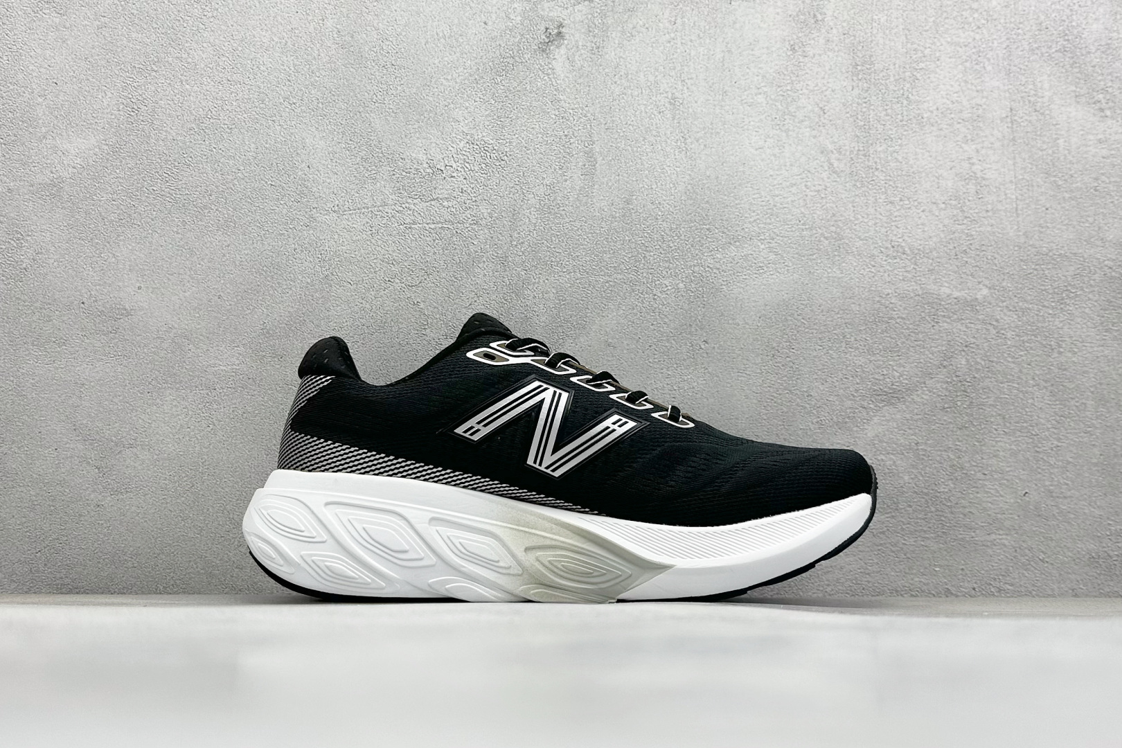 新百伦New Balance W880系列舒适缓震跑步鞋 复古老爹风休闲运动慢跑鞋 M880X15