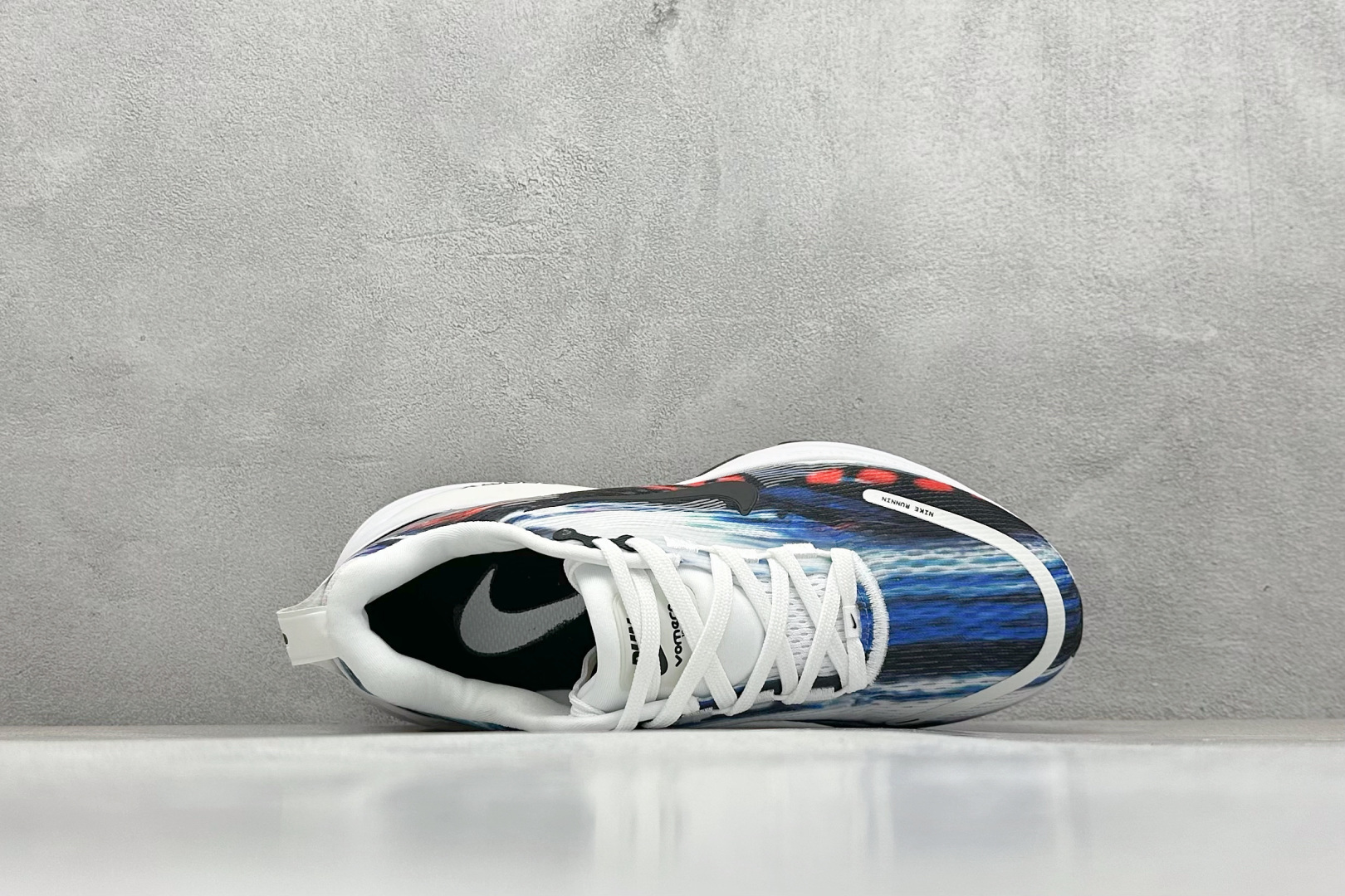 图片[3]-Nike VOMERO 18 耐克 舒适减震防滑 低帮跑步鞋 全掌ReactX泡绵中底 前掌和后跟还配备了Air Zoom气垫单元 据说跑起来更快更舒适哦 这次最大的升级点 首次引入了ReactX泡绵 货号： IB8164-999 尺码：36-46-选品中心