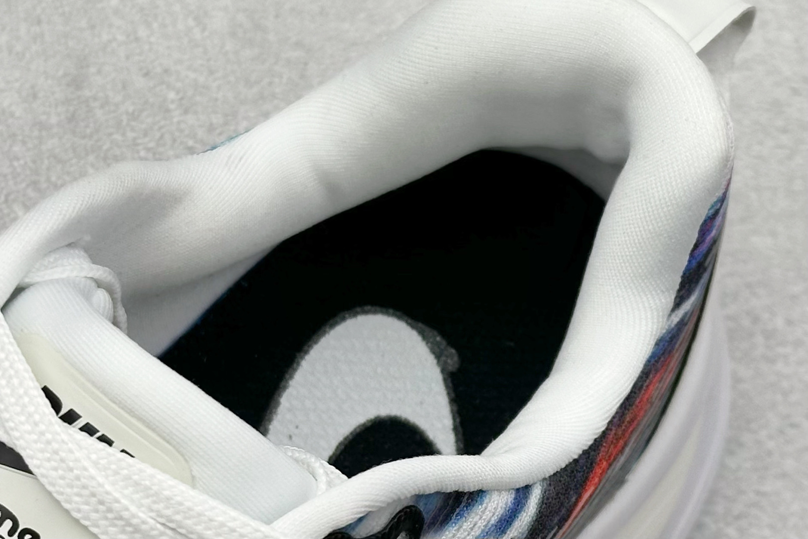 图片[8]-Nike VOMERO 18 耐克 舒适减震防滑 低帮跑步鞋 全掌ReactX泡绵中底 前掌和后跟还配备了Air Zoom气垫单元 据说跑起来更快更舒适哦 这次最大的升级点 首次引入了ReactX泡绵 货号： IB8164-999 尺码：36-46-选品中心