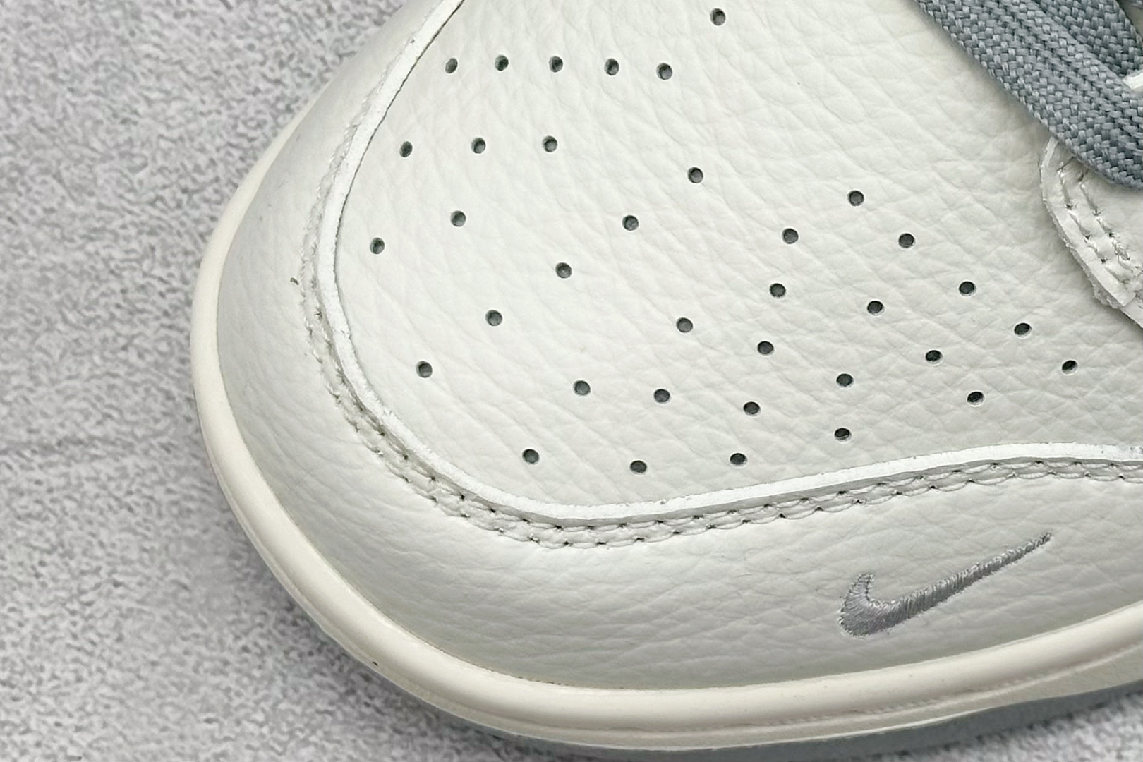 Nike SB Dunk Low x Balenciaga 白灰小钩  FX1588-312