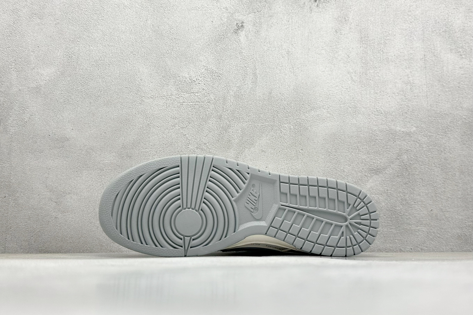 Nike SB Dunk Low x Balenciaga 白灰小钩  FX1588-312