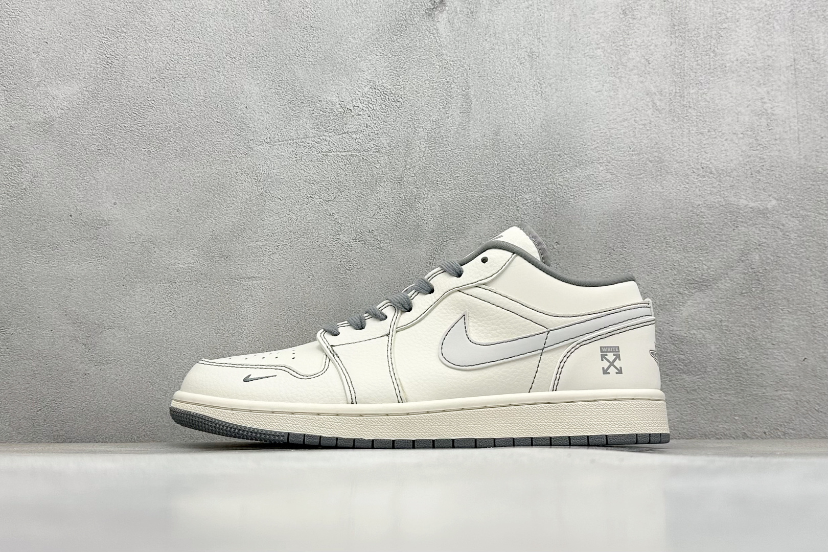 福利特价  Air Jordan 1 Low AJ1 乔1 OFF-WHITE联名-米绿灰条 高端定制 低帮复古篮球鞋  #定制鞋盒 大厂纯原品质出货 超高清洁度 皮料切割干净无任何毛边 细节完美 货号：CF3688-022  尺码：36 36.5 37.5 38 38.5 39 40 40.5 41 42 42.5 43 44 44.5 45-选品中心
