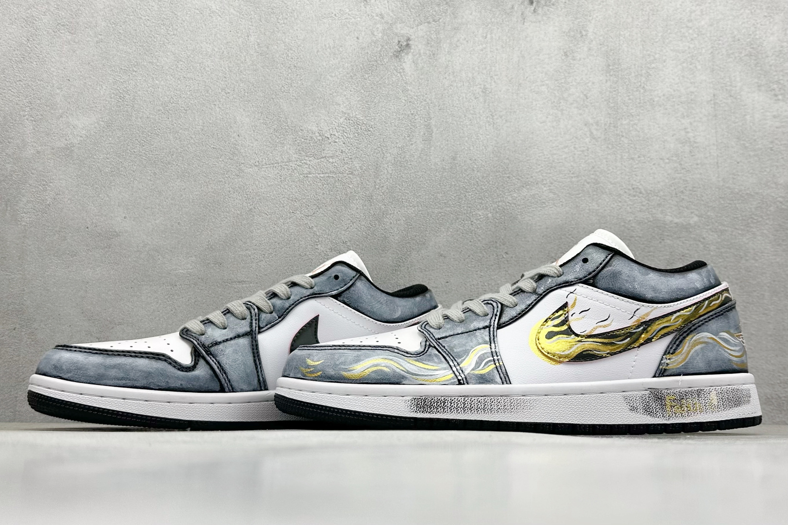 Air Jordan 1 Retro Low 摸金校尉 特殊礼袋 新中式 手绘 晕染 泼墨  553558-165