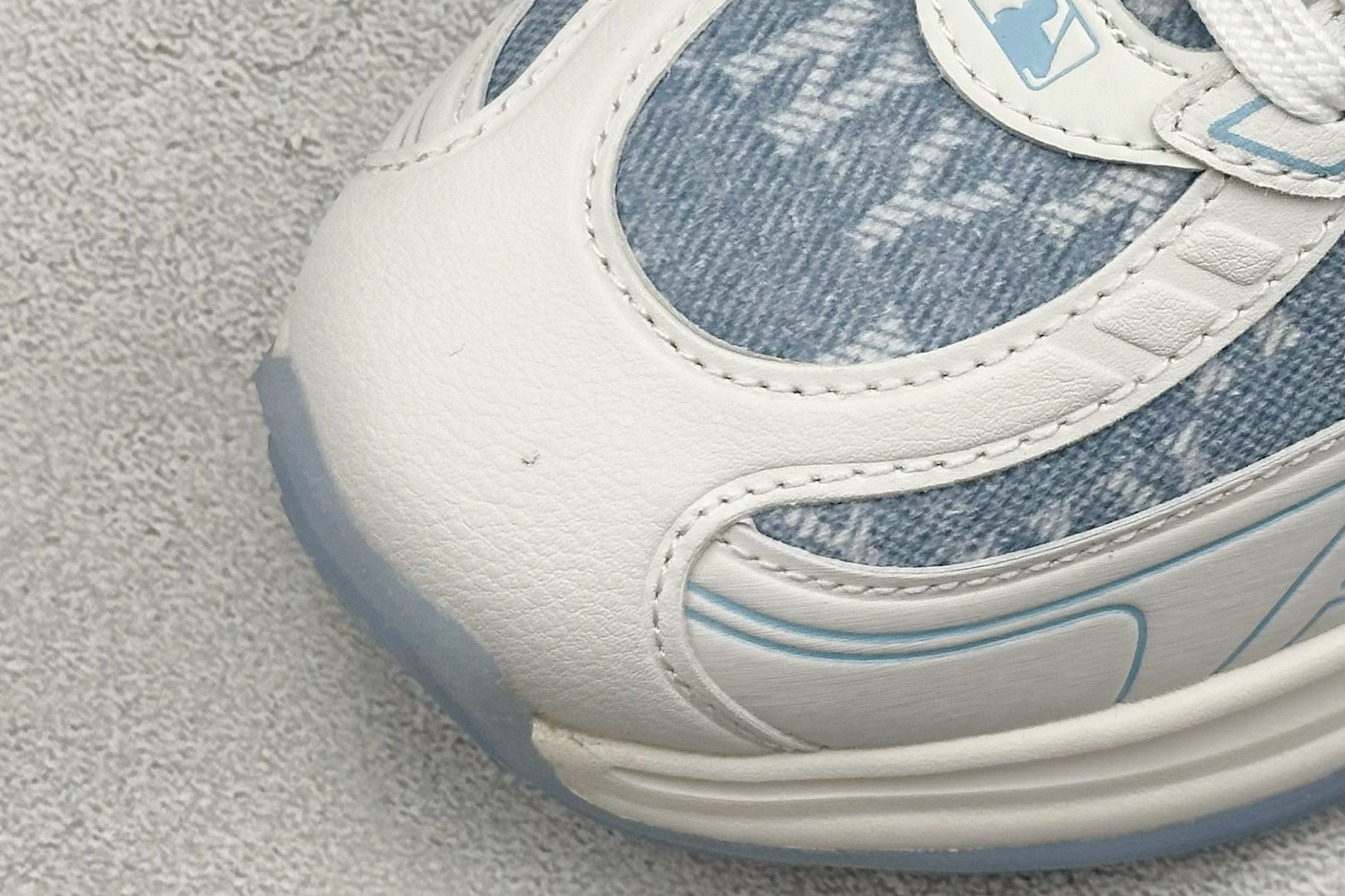 图片[7]-MLB Chunky Dia Monogram 复古老爹鞋 后跟加厚 呵护脚后跟 立体保护软绵鞋口 轻松穿脱不磨脚 鞋头安全防撞包裹鞋头 符合人体结构 精心设计 行走柔软触感 鞋底耐磨性强 稳定性高 抓地更牢 不易打滑 进口纳米材质 原盒雷射防伪标 尺码：35-41-选品中心