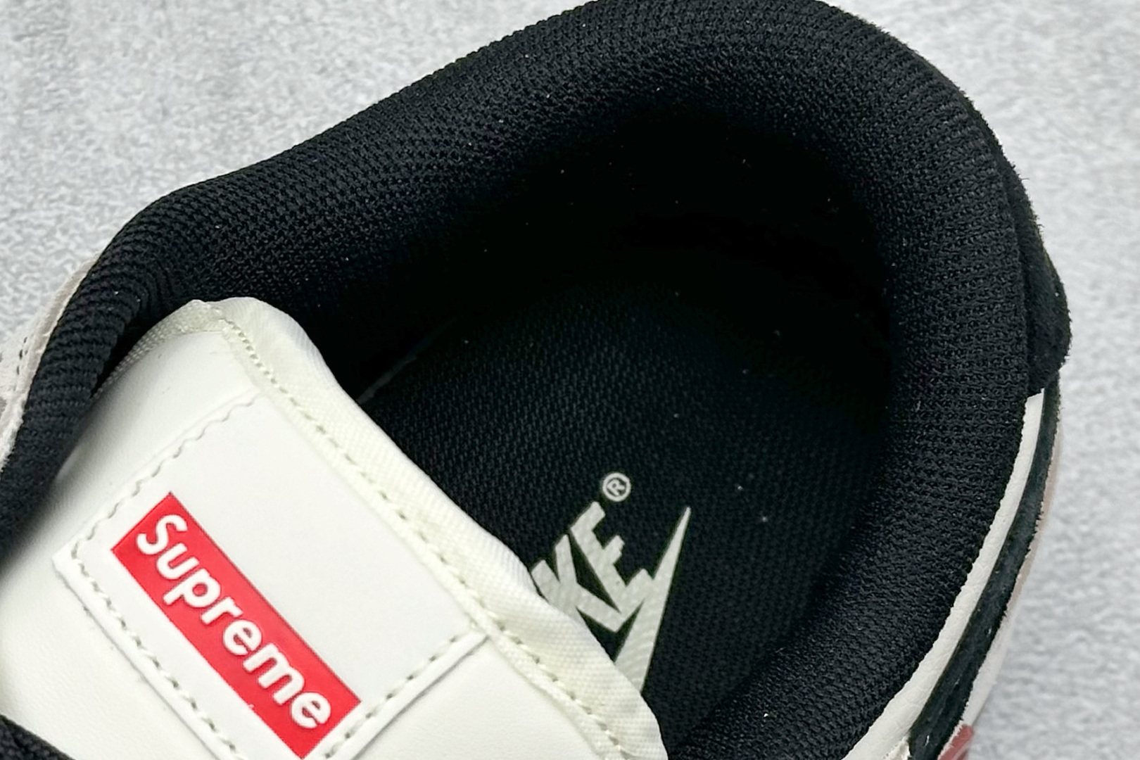 图片[8]-福利特价  Nk SB Dunk Low SUP联名 周年高端定制 低帮休闲板鞋  #定制鞋盒 大厂纯原品质出货 超高清洁度 皮料切割干净无任何毛边 细节完美 货号：MM1089-019  尺码：36 36.5 37.5 38 38.5 39 40 40.5 41 42 42.5 43 44 44.5 45-选品中心