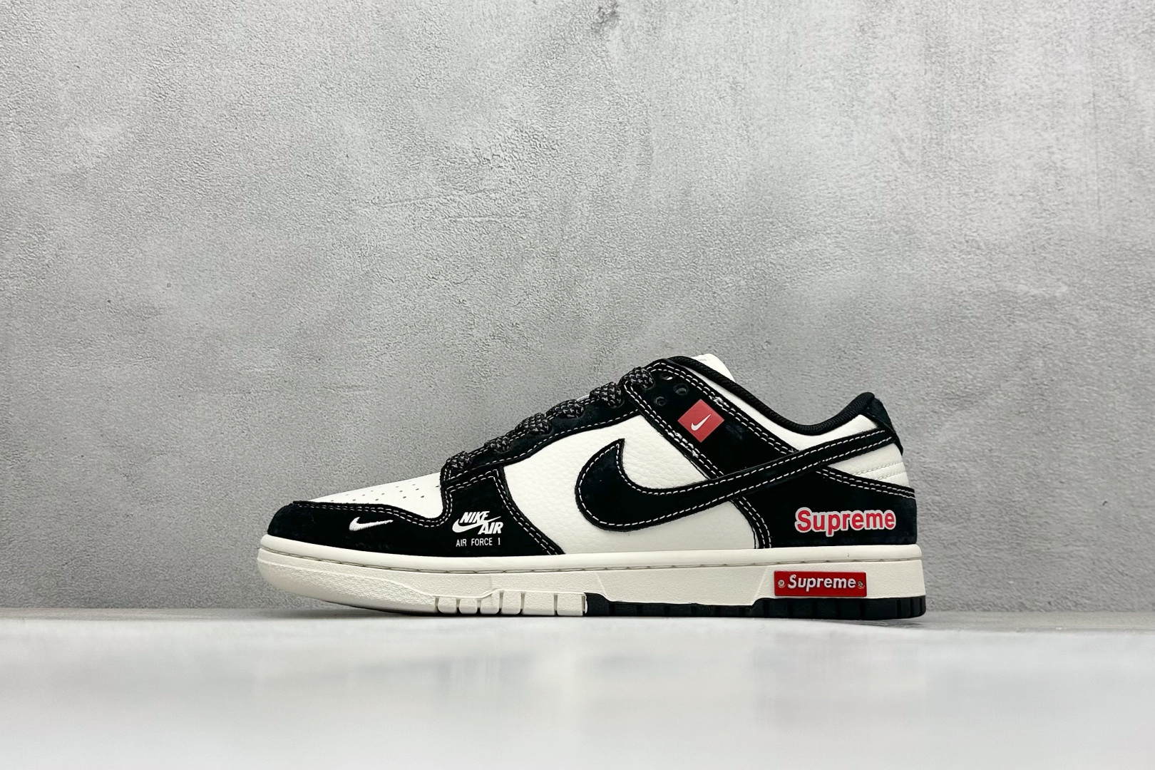 福利特价  Nk SB Dunk Low SUP联名 周年高端定制 低帮休闲板鞋  #定制鞋盒 大厂纯原品质出货 超高清洁度 皮料切割干净无任何毛边 细节完美 货号：MM1089-020  尺码：36 36.5 37.5 38 38.5 39 40 40.5 41 42 42.5 43 44 44.5 45-选品中心
