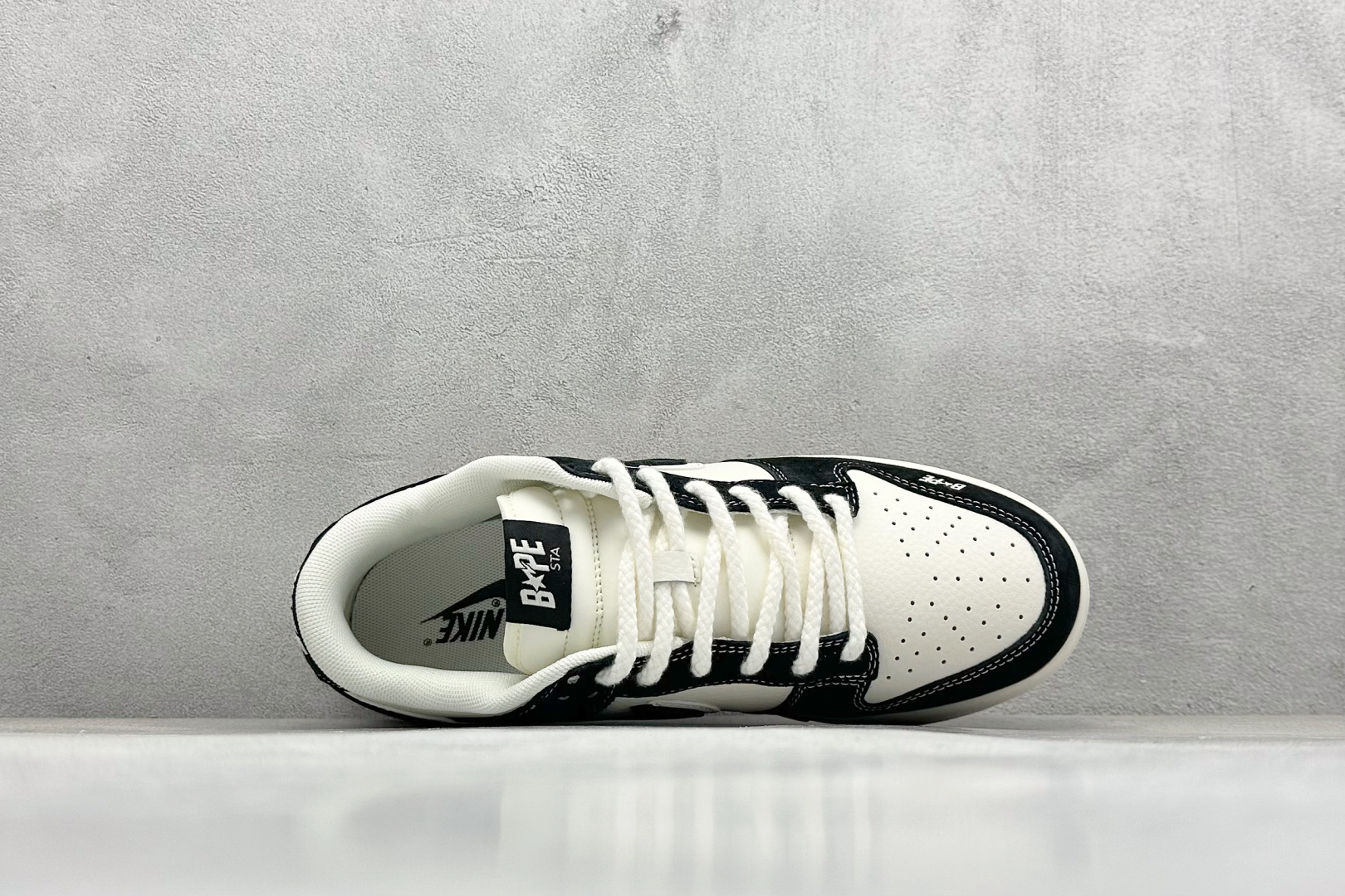 图片[3]-福利特价  Nk SB Dunk Low 猿人头联名 周年高端定制 低帮休闲板鞋  #定制鞋盒 大厂纯原品质出货 超高清洁度 皮料切割干净无任何毛边 细节完美 货号：MM1089-018  尺码：36 36.5 37.5 38 38.5 39 40 40.5 41 42 42.5 43 44 44.5 45-选品中心