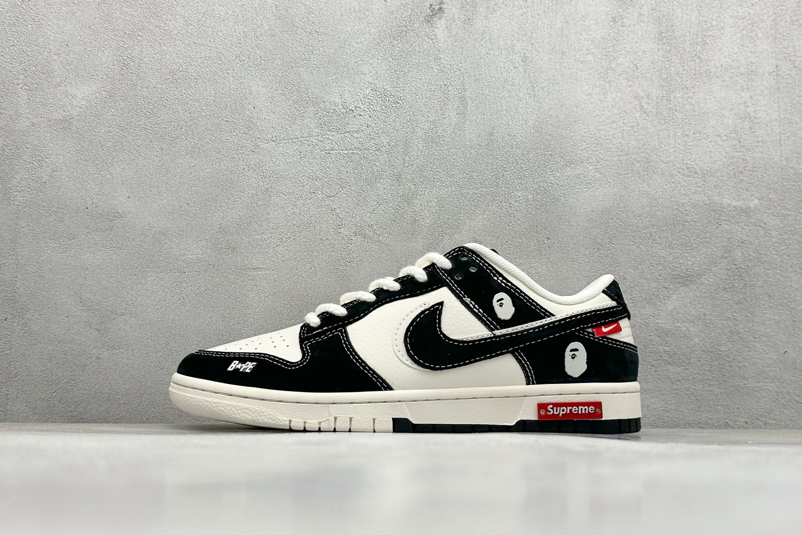 福利特价  Nk SB Dunk Low 猿人头联名 周年高端定制 低帮休闲板鞋  #定制鞋盒 大厂纯原品质出货 超高清洁度 皮料切割干净无任何毛边 细节完美 货号：MM1089-018  尺码：36 36.5 37.5 38 38.5 39 40 40.5 41 42 42.5 43 44 44.5 45-选品中心