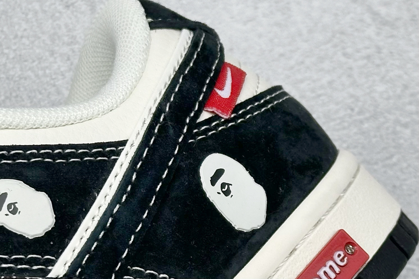 图片[9]-福利特价  Nk SB Dunk Low 猿人头联名 周年高端定制 低帮休闲板鞋  #定制鞋盒 大厂纯原品质出货 超高清洁度 皮料切割干净无任何毛边 细节完美 货号：MM1089-018  尺码：36 36.5 37.5 38 38.5 39 40 40.5 41 42 42.5 43 44 44.5 45-选品中心