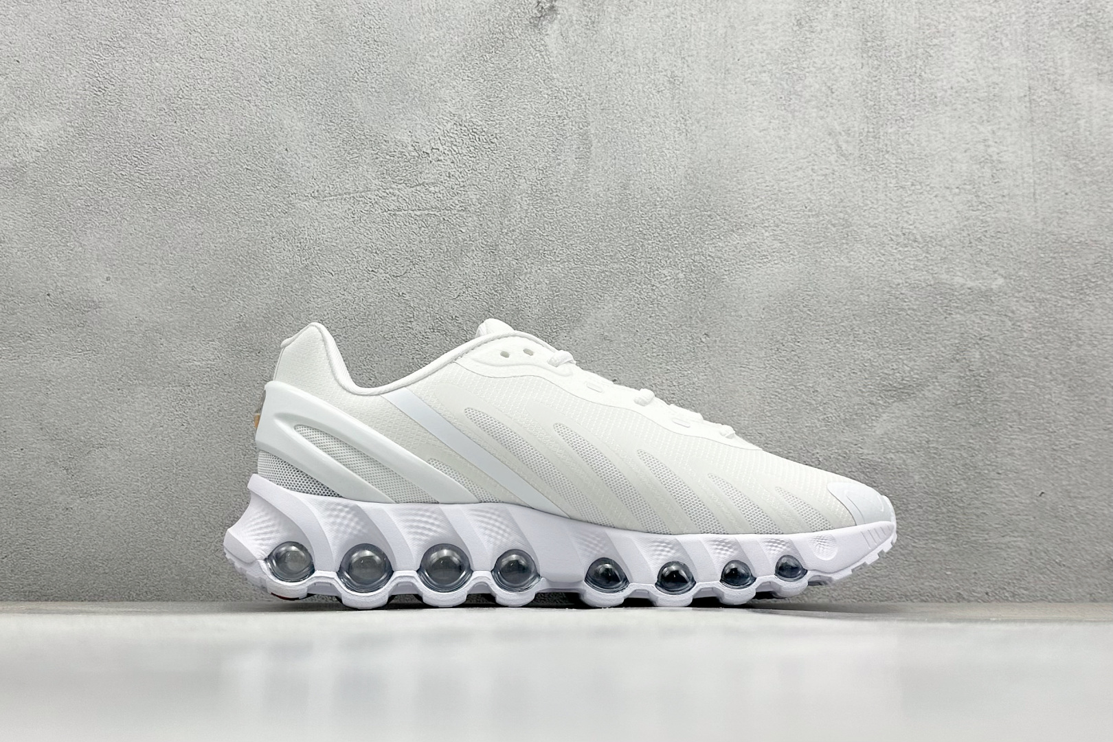 YH版 Nk Air Max Dn8 耐克运动舒适减震气垫跑步鞋  HF5509-900