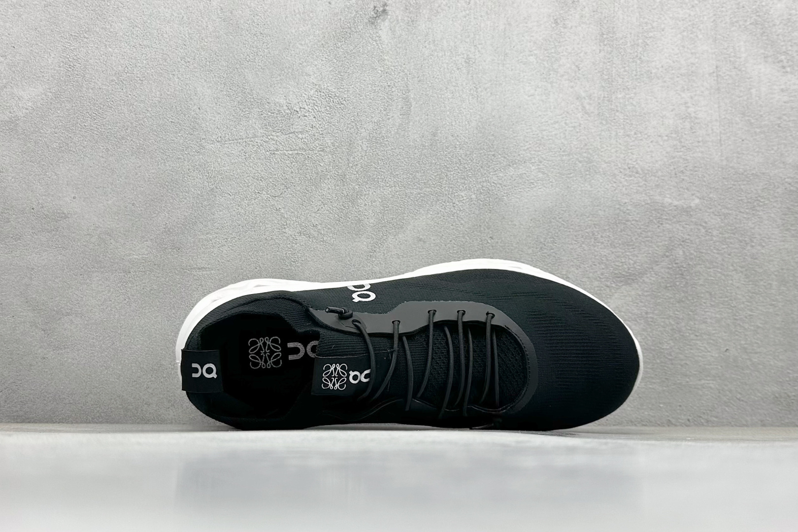 图片[3]-XD版Loewe x On昂跑Cloudtilt 罗意威 联名轻量运动休闲鞋 脚感很舒服，鞋底柔软且包裹性好，上脚显腿长，不用系鞋带很方便～ 不管休闲还是运动都很百搭。 尺码：36-45-选品中心