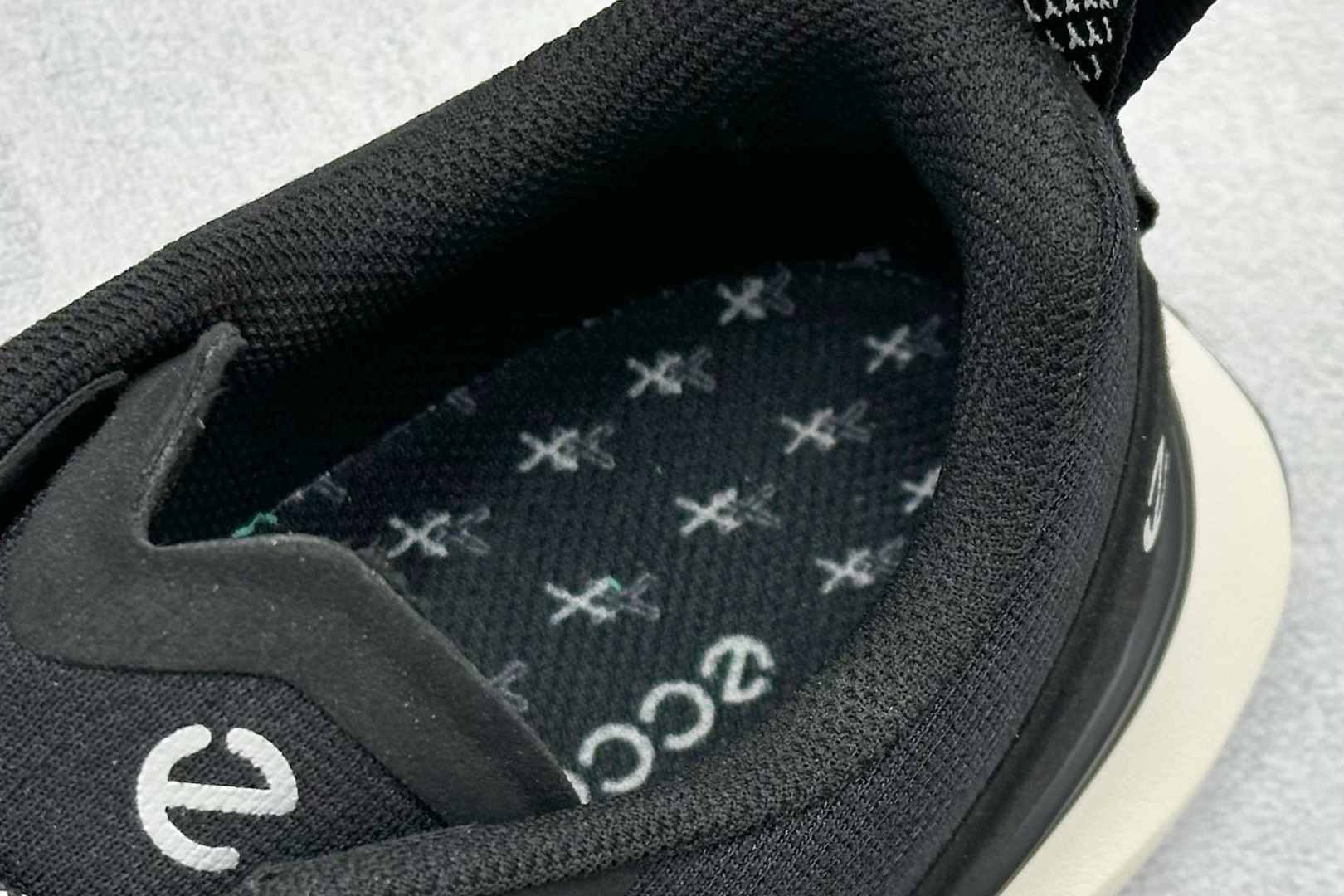 图片[8]-ECCO爱步老爹鞋男士夏季新款 全头层百搭潮流户外运动鞋 健步BIOM系列新款 全新的轻量发泡底材与直接注塑橡胶大底相结合 柔软舒适 轻量回弹脚感更轻盈 鞋面采用GORE-TEX飞织网面与牛皮相结合 给你贴心透气呵护 自然律动科技 符合人体工学鞋楦 贴近足部天然形态 橡胶大底 抓地力强 具有良好的耐磨性 轻盈自如 适跑畅练 货号： 875825 尺码：39-44-选品中心