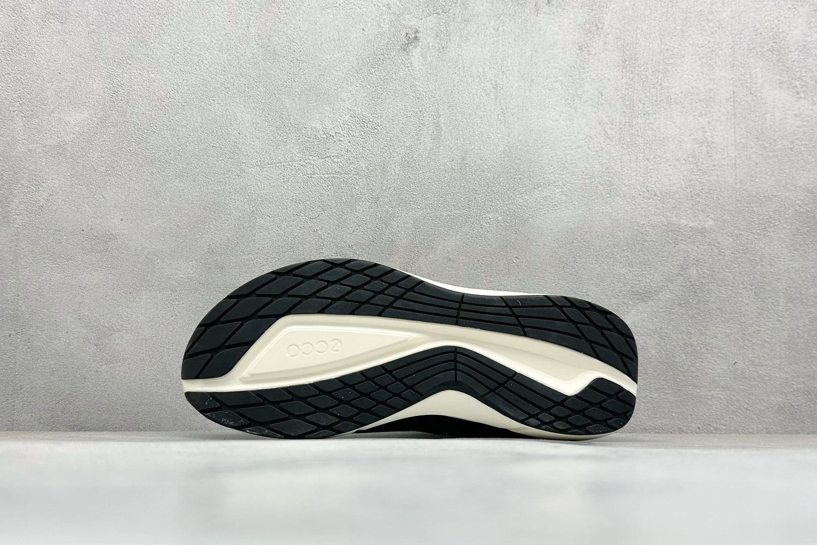 图片[4]-ECCO爱步老爹鞋男士夏季新款 全头层百搭潮流户外运动鞋 健步BIOM系列新款 全新的轻量发泡底材与直接注塑橡胶大底相结合 柔软舒适 轻量回弹脚感更轻盈 鞋面采用GORE-TEX飞织网面与牛皮相结合 给你贴心透气呵护 自然律动科技 符合人体工学鞋楦 贴近足部天然形态 橡胶大底 抓地力强 具有良好的耐磨性 轻盈自如 适跑畅练 货号： 875825 尺码：39-44-选品中心