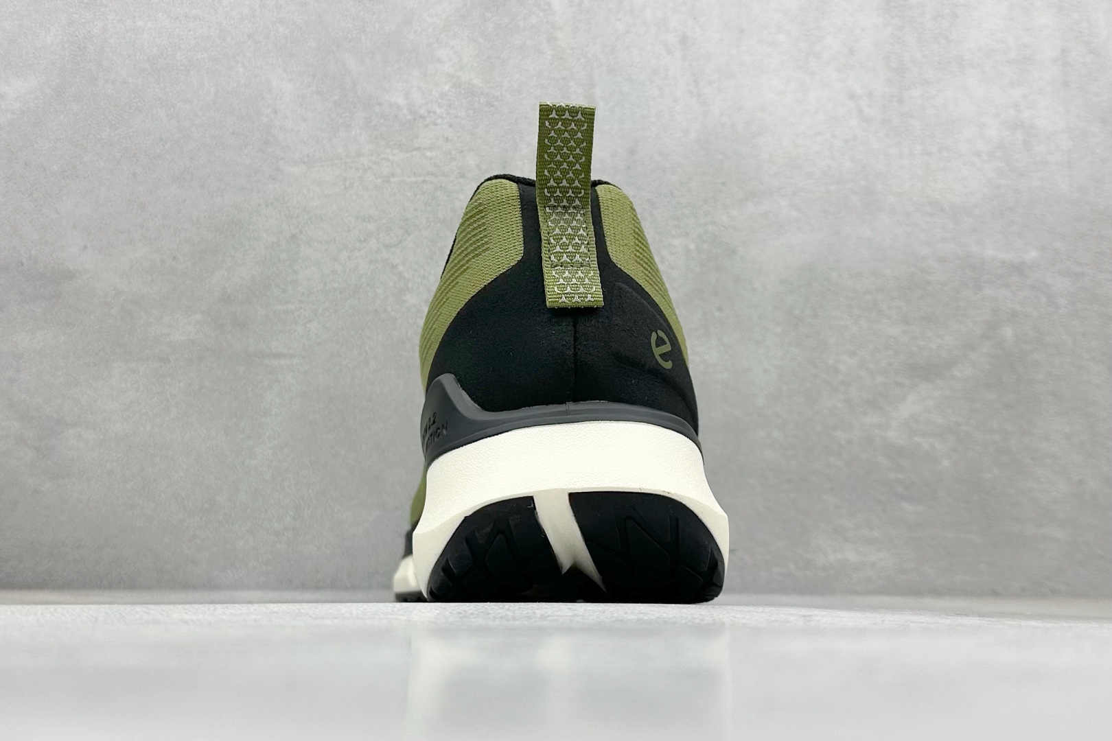 图片[6]-ECCO爱步老爹鞋男士夏季新款 全头层百搭潮流户外运动鞋 健步BIOM系列新款 全新的轻量发泡底材与直接注塑橡胶大底相结合 柔软舒适 轻量回弹脚感更轻盈 鞋面采用GORE-TEX飞织网面与牛皮相结合 给你贴心透气呵护 自然律动科技 符合人体工学鞋楦 贴近足部天然形态 橡胶大底 抓地力强 具有良好的耐磨性 轻盈自如 适跑畅练 货号： 875825 尺码：39-44-选品中心