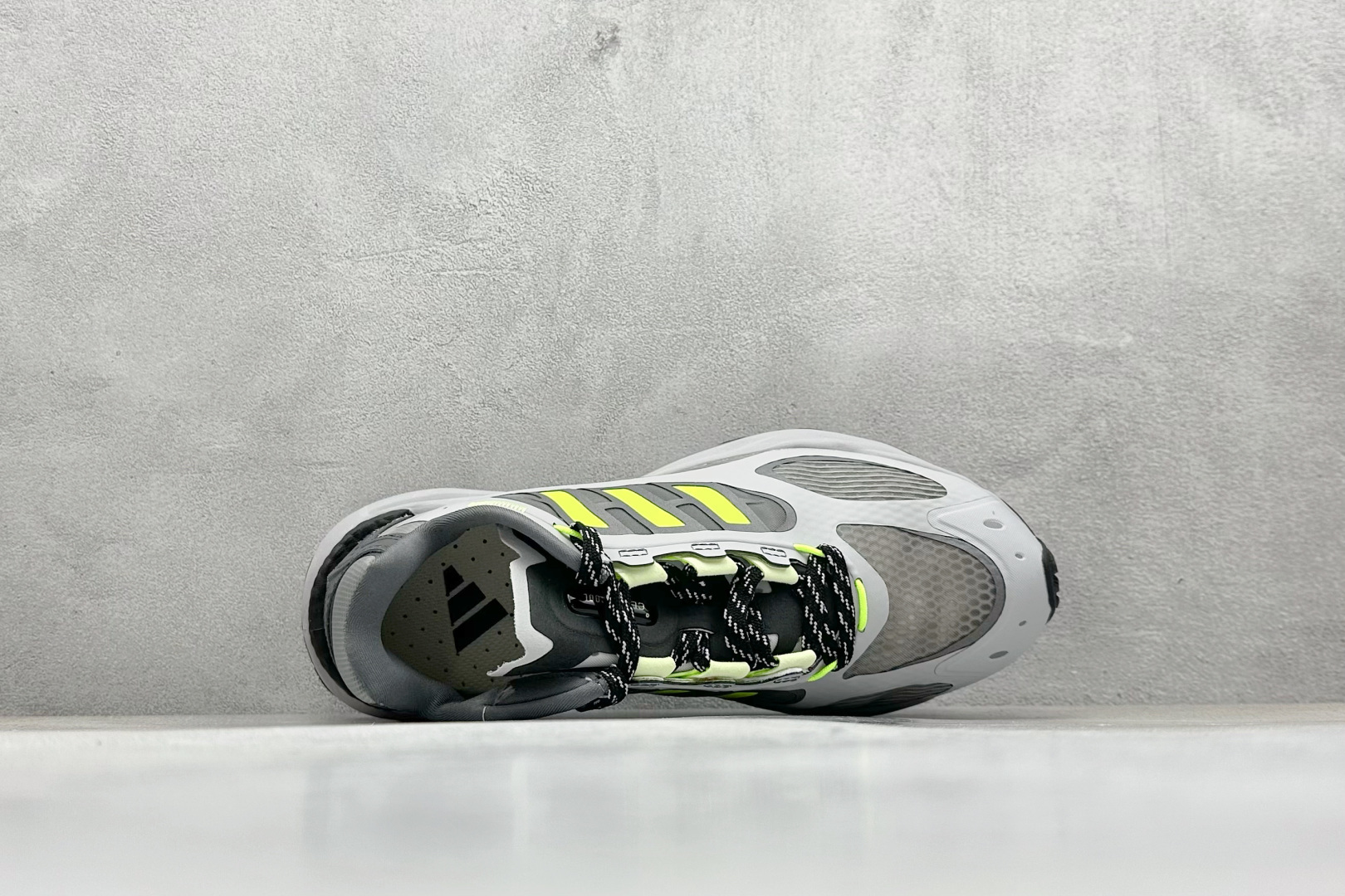 图片[3]-Adidas CLIMACOOL XLG 4.0 复古休闲老爹鞋 鞋面是透气网面和皮革拼接 脚感轻盈 不闷汗 每次穿着跑步都感觉脚底在自由呼吸 鞋底是adidas经典的防滑设计 纹路很深 抓地力超稳 低帮设计很显脚踝纤细 却不失满满的包围安全感 货号：JQ4940 尺码：36 36.5 37 38 38.5 39 40 40.5 41 42 42.5 43 44 45-选品中心