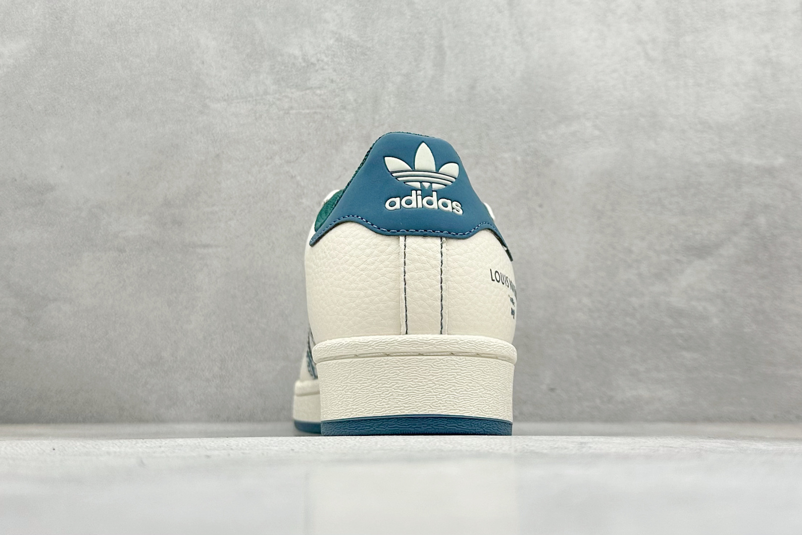 AD Originals Superstar x Louis Vuitton 米蓝  DS0004