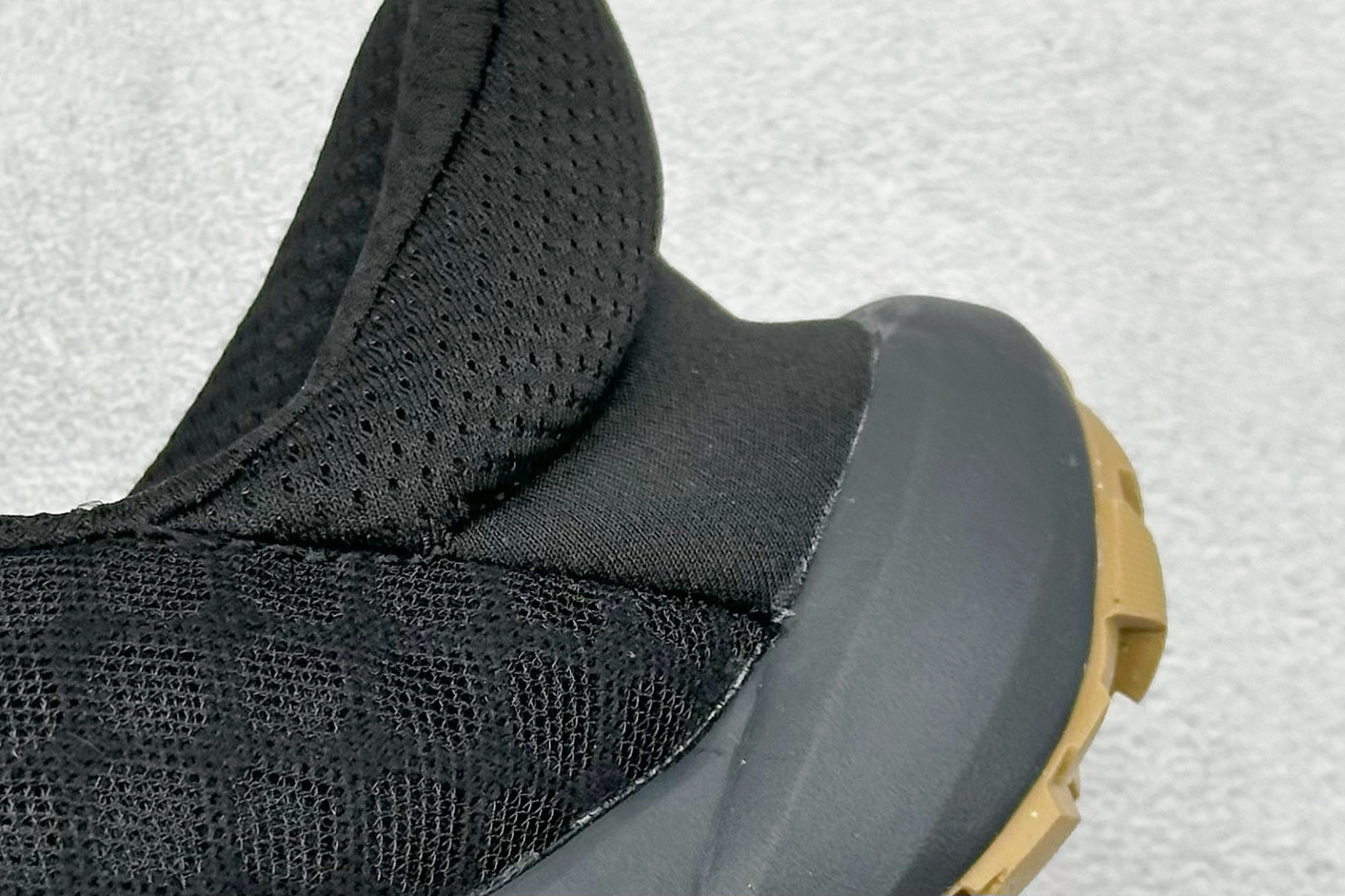 ISSEY MIYAKE/ x New Balance NB MT10O 舒适时尚 减震耐磨 低帮 生活休闲鞋  MTM10LKI