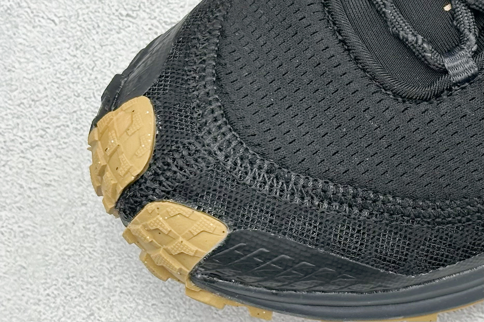 ISSEY MIYAKE/ x New Balance NB MT10O 舒适时尚 减震耐磨 低帮 生活休闲鞋  MTM10LKI