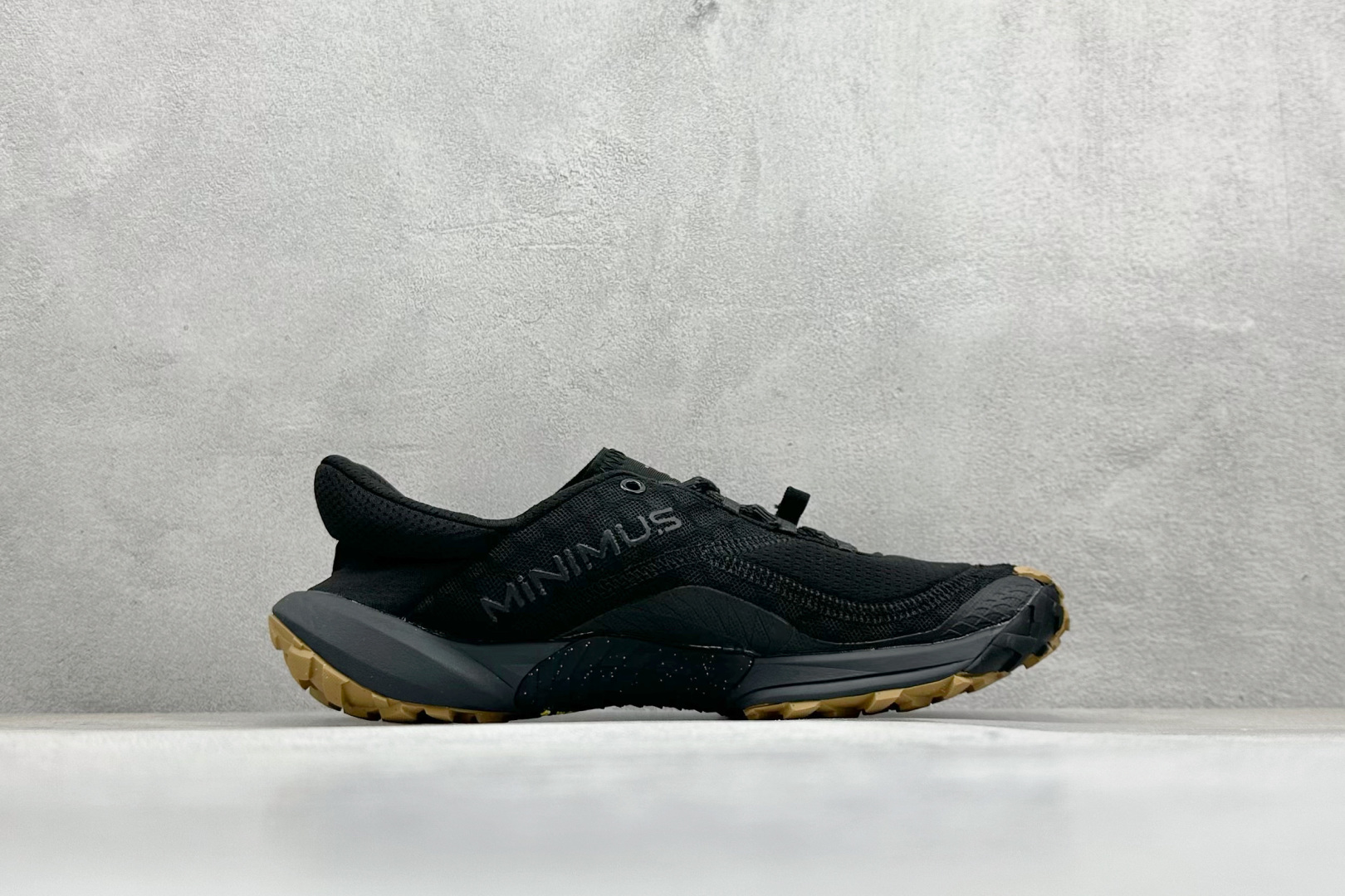 ISSEY MIYAKE/ x New Balance NB MT10O 舒适时尚 减震耐磨 低帮 生活休闲鞋  MTM10LKI