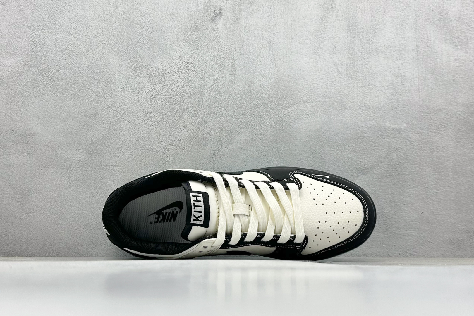 Nike SB Dunk Low Kith联名 双拼米黑三勾 高端定制 低帮休闲板鞋 QW5836-013