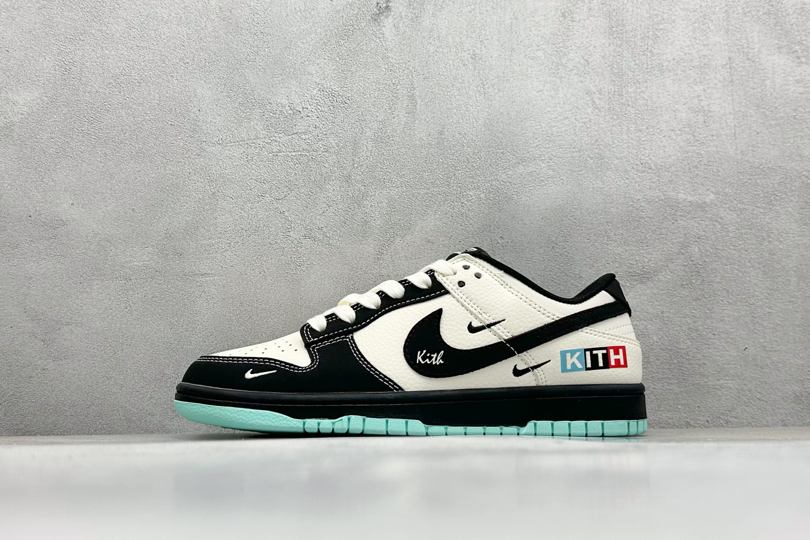 Nike SB Dunk Low Kith联名 双拼米黑三勾 高端定制 低帮休闲板鞋 QW5836-013