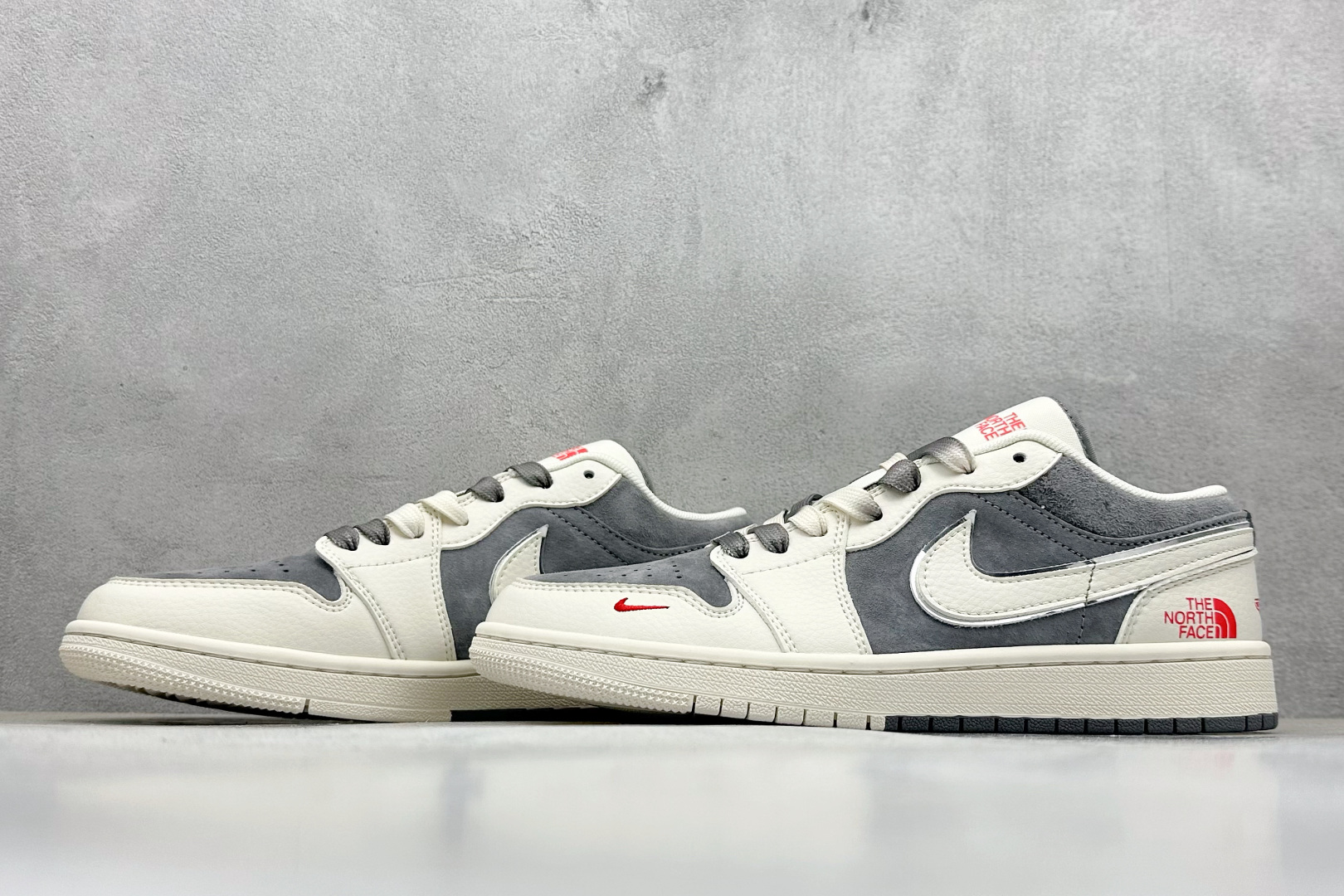 福利特价 
Air Jordan 1 Low 北面联名 高端定制 低帮复古篮球鞋
#定制鞋盒 大厂纯原品