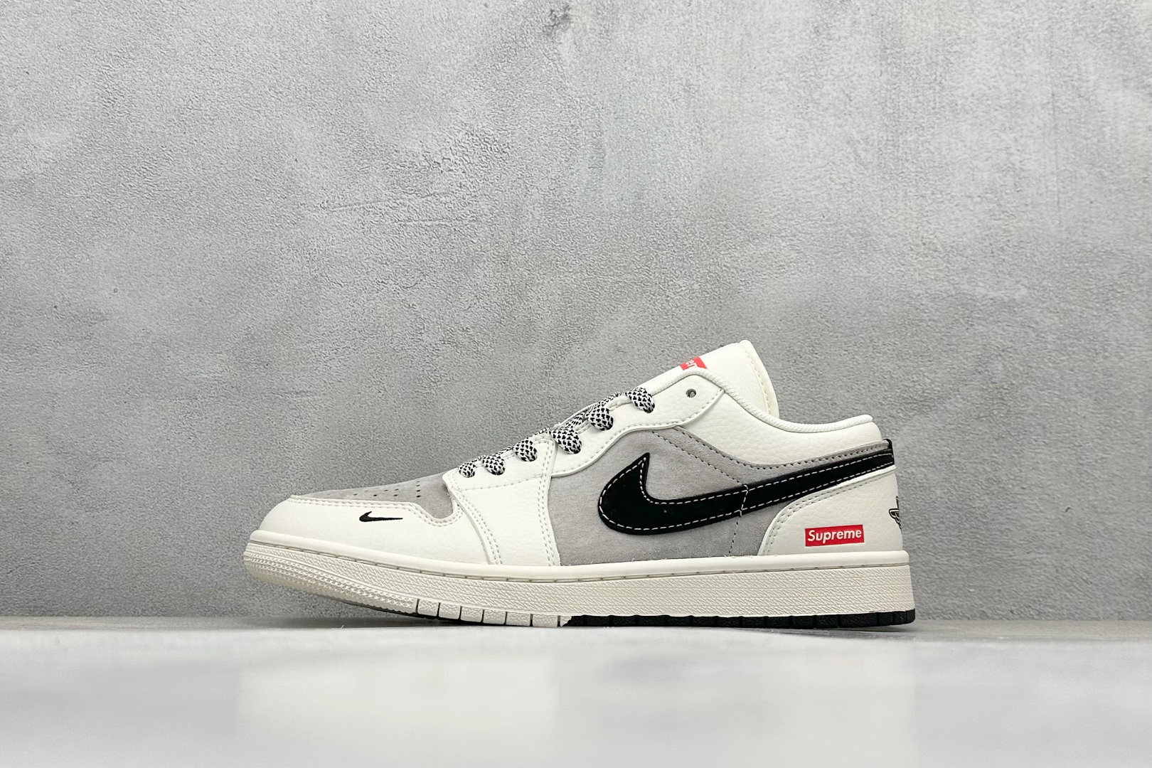 福利特价 
Air Jordan 1 Low SUP联名 高端定制 低帮复古篮球鞋
#定制鞋盒 大厂纯原