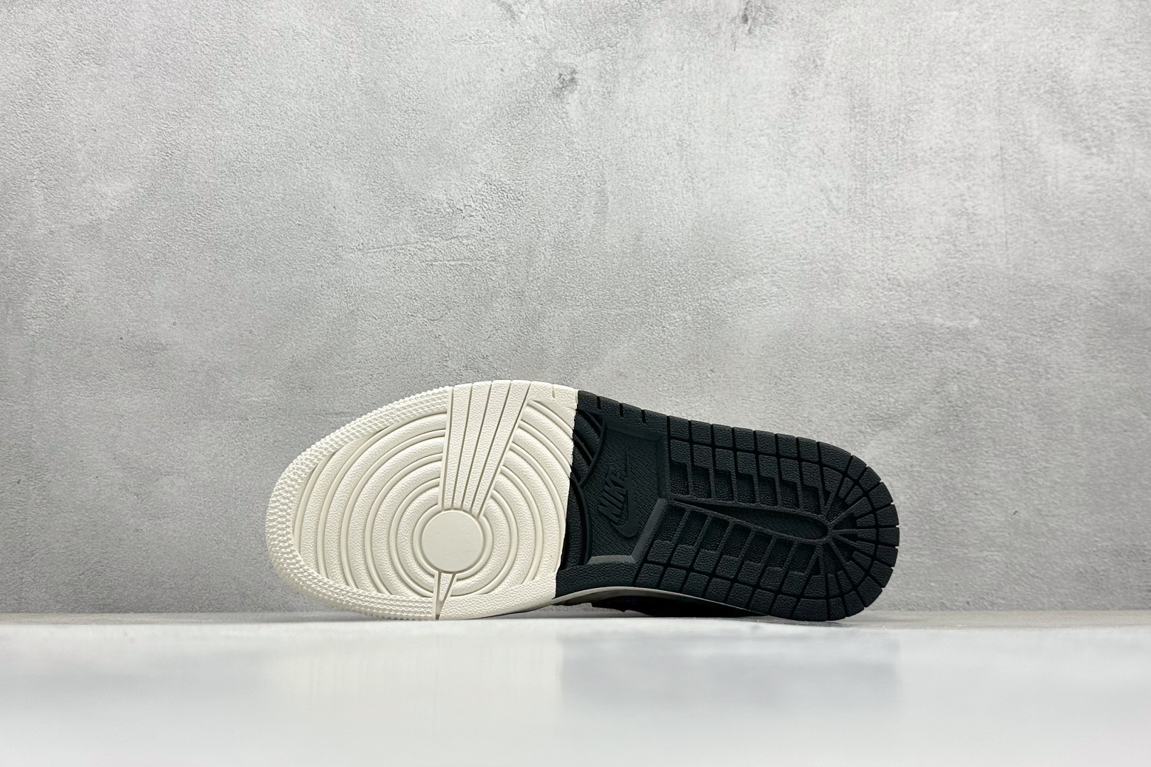 福利特价 
Air Jordan 1 Low SUP联名 高端定制 低帮复古篮球鞋
#定制鞋盒 大厂纯原