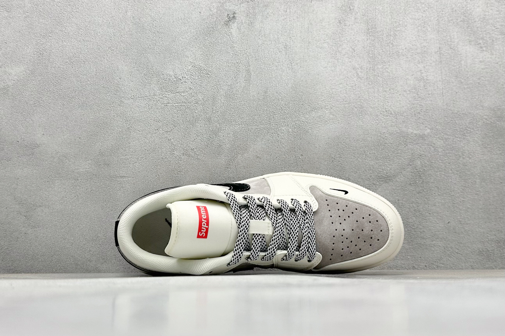 福利特价 
Air Jordan 1 Low SUP联名 高端定制 低帮复古篮球鞋
#定制鞋盒 大厂纯原
