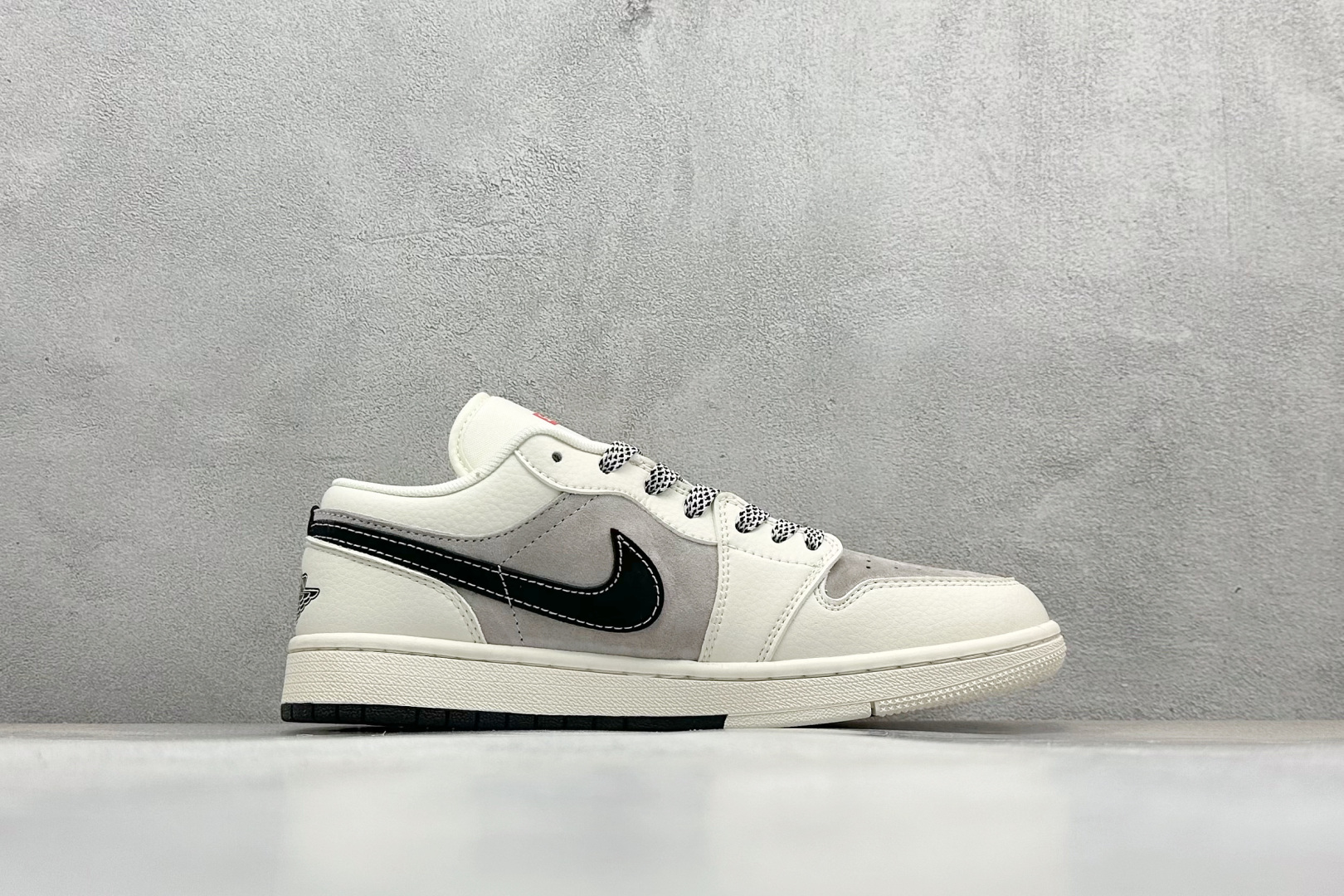 福利特价 
Air Jordan 1 Low SUP联名 高端定制 低帮复古篮球鞋
#定制鞋盒 大厂纯原