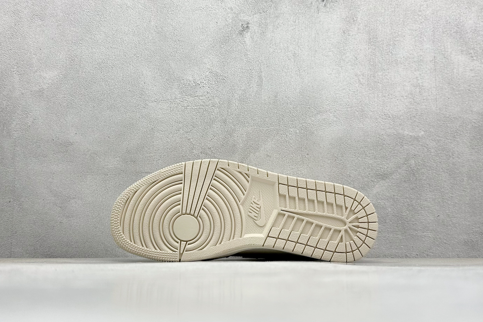 福利特价 
Air Jordan 1 Low 斯图西联名 高端定制 低帮复古篮球鞋
#定制鞋盒 大厂纯原