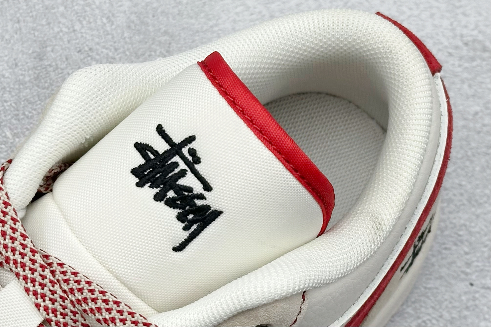 福利特价 
Air Jordan 1 Low 斯图西联名 高端定制 低帮复古篮球鞋
#定制鞋盒 大厂纯原
