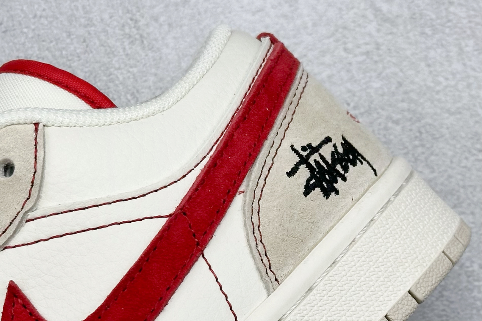 福利特价 
Air Jordan 1 Low 斯图西联名 高端定制 低帮复古篮球鞋
#定制鞋盒 大厂纯原