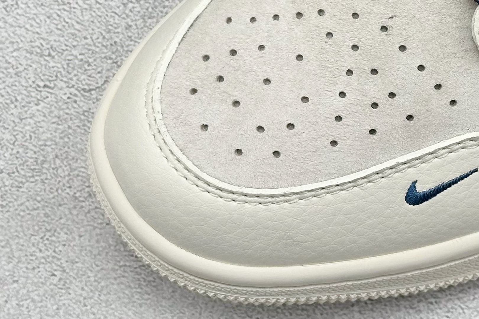 福利特价 
Air Jordan 1 Low 斯图西联名 高端定制 低帮复古篮球鞋
#定制鞋盒 大厂纯原