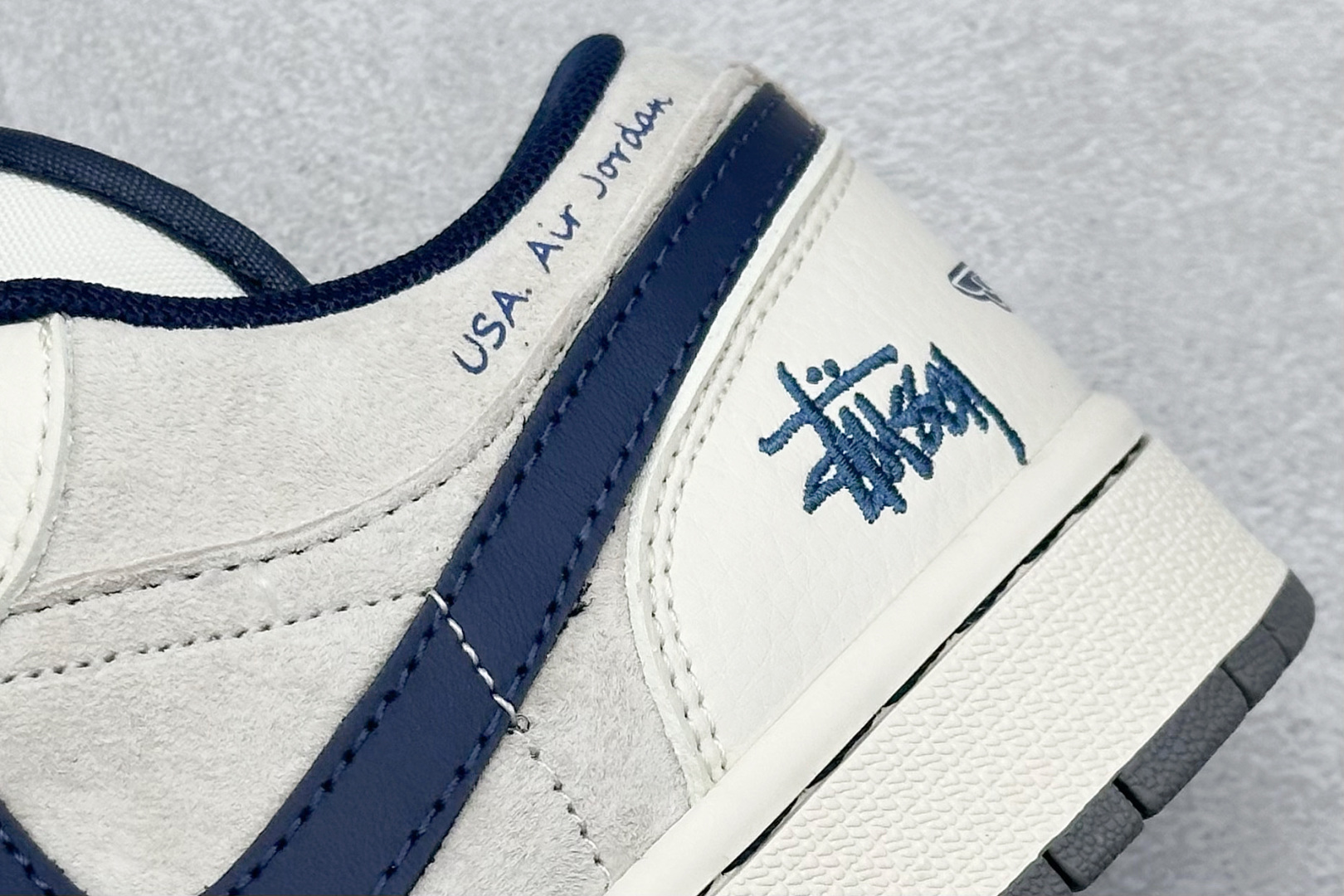 福利特价 
Air Jordan 1 Low 斯图西联名 高端定制 低帮复古篮球鞋
#定制鞋盒 大厂纯原