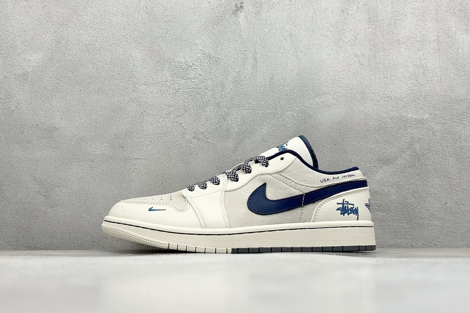 福利特价 
Air Jordan 1 Low 斯图西联名 高端定制 低帮复古篮球鞋
#定制鞋盒 大厂纯原