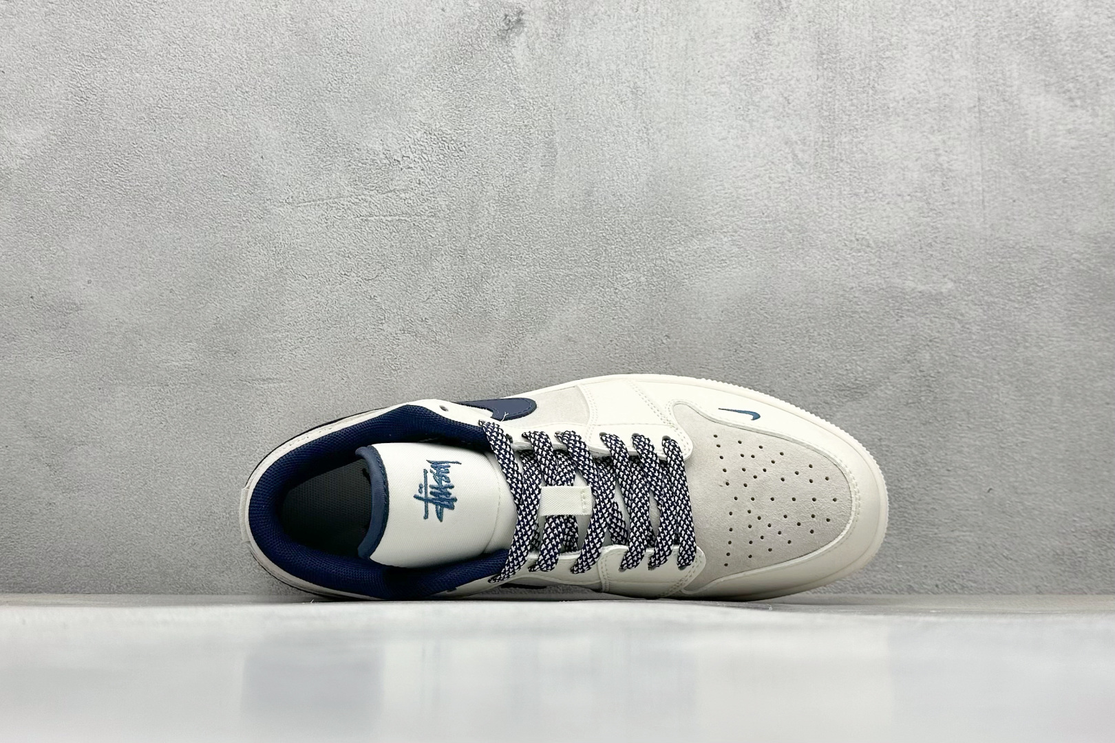 福利特价 
Air Jordan 1 Low 斯图西联名 高端定制 低帮复古篮球鞋
#定制鞋盒 大厂纯原