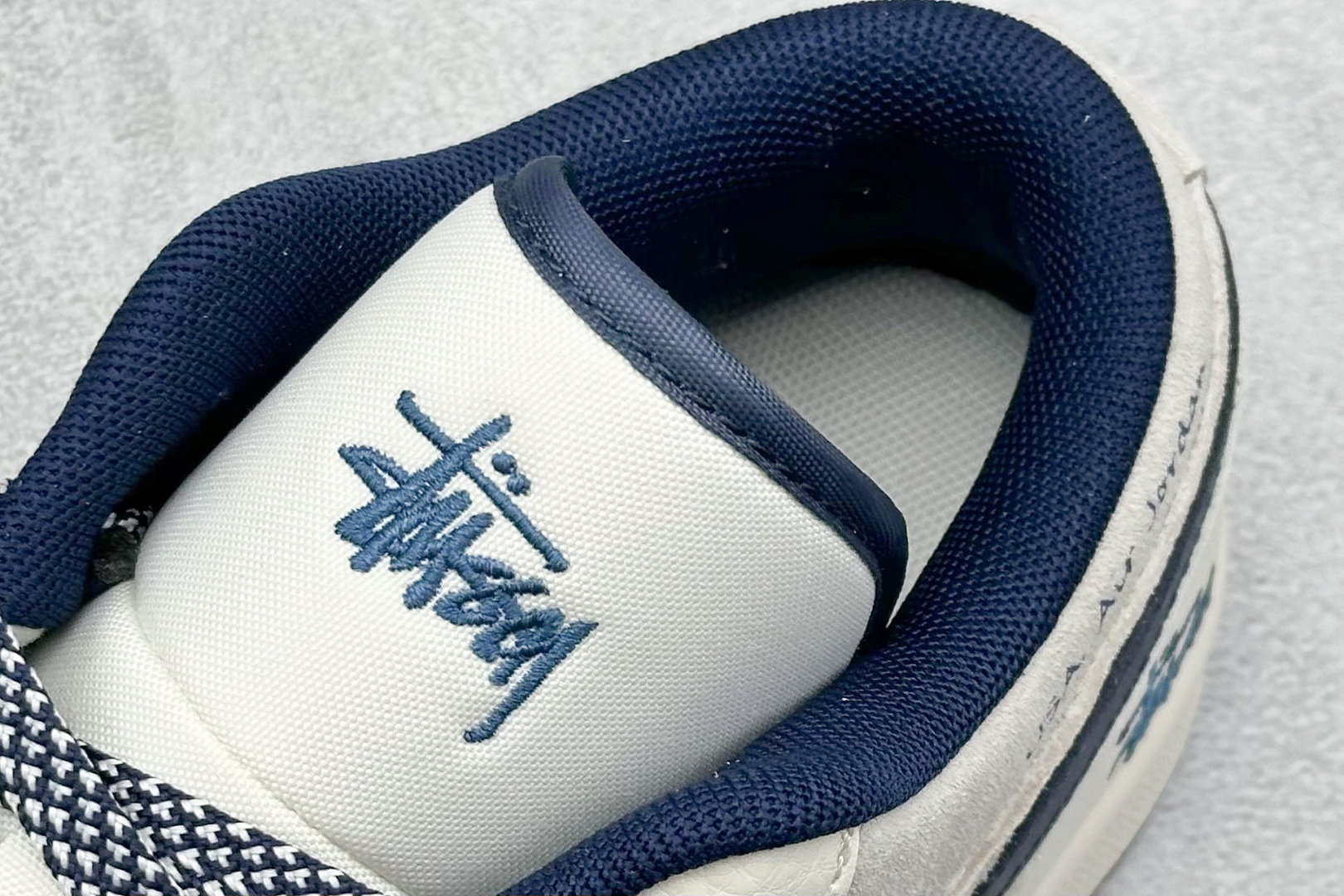 福利特价 
Air Jordan 1 Low 斯图西联名 高端定制 低帮复古篮球鞋
#定制鞋盒 大厂纯原